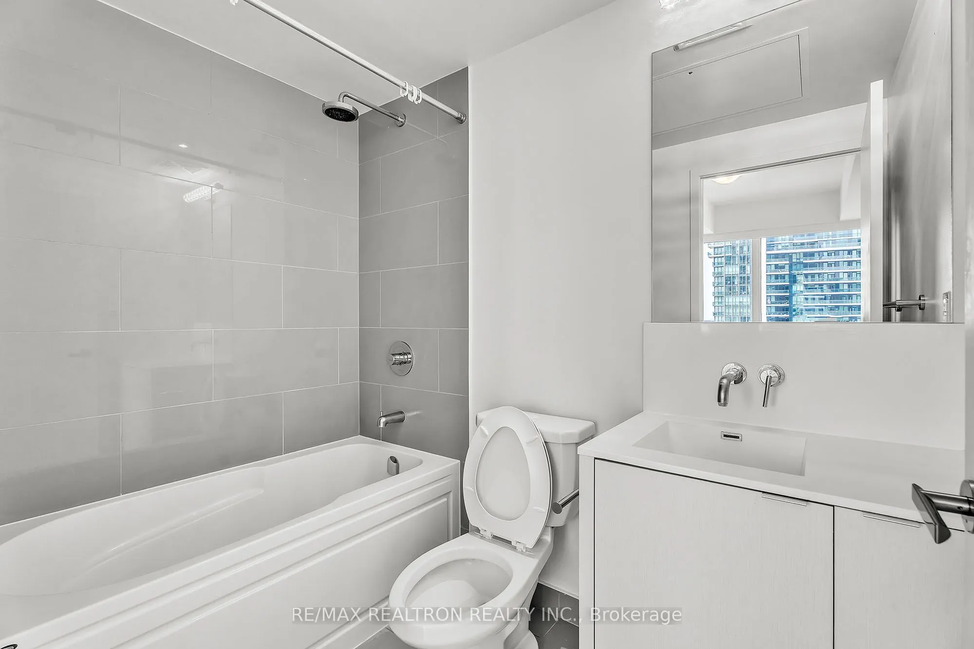 88 Harbour Street #4004
