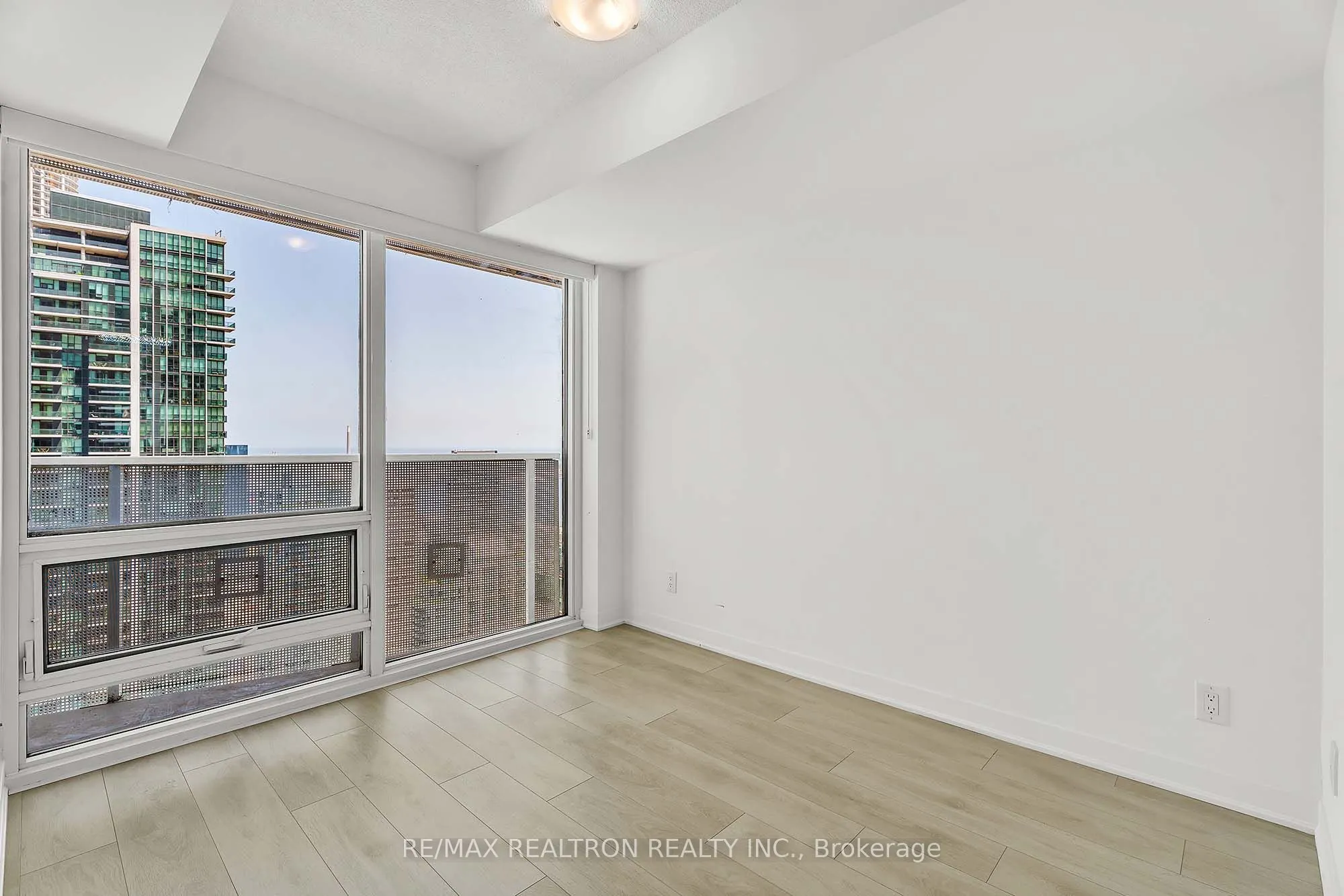 88 Harbour Street #4004