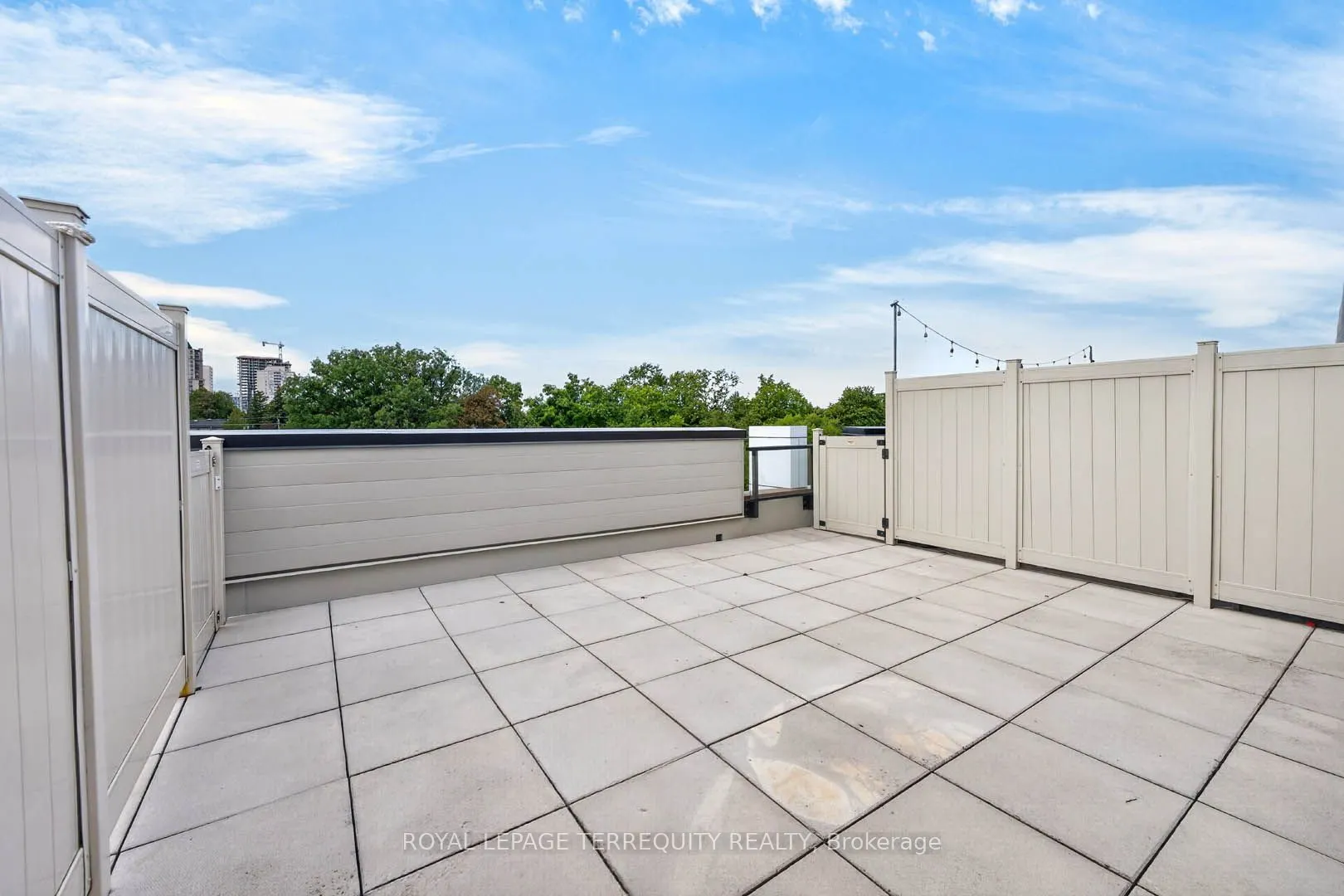780 Sheppard Avenue E #16