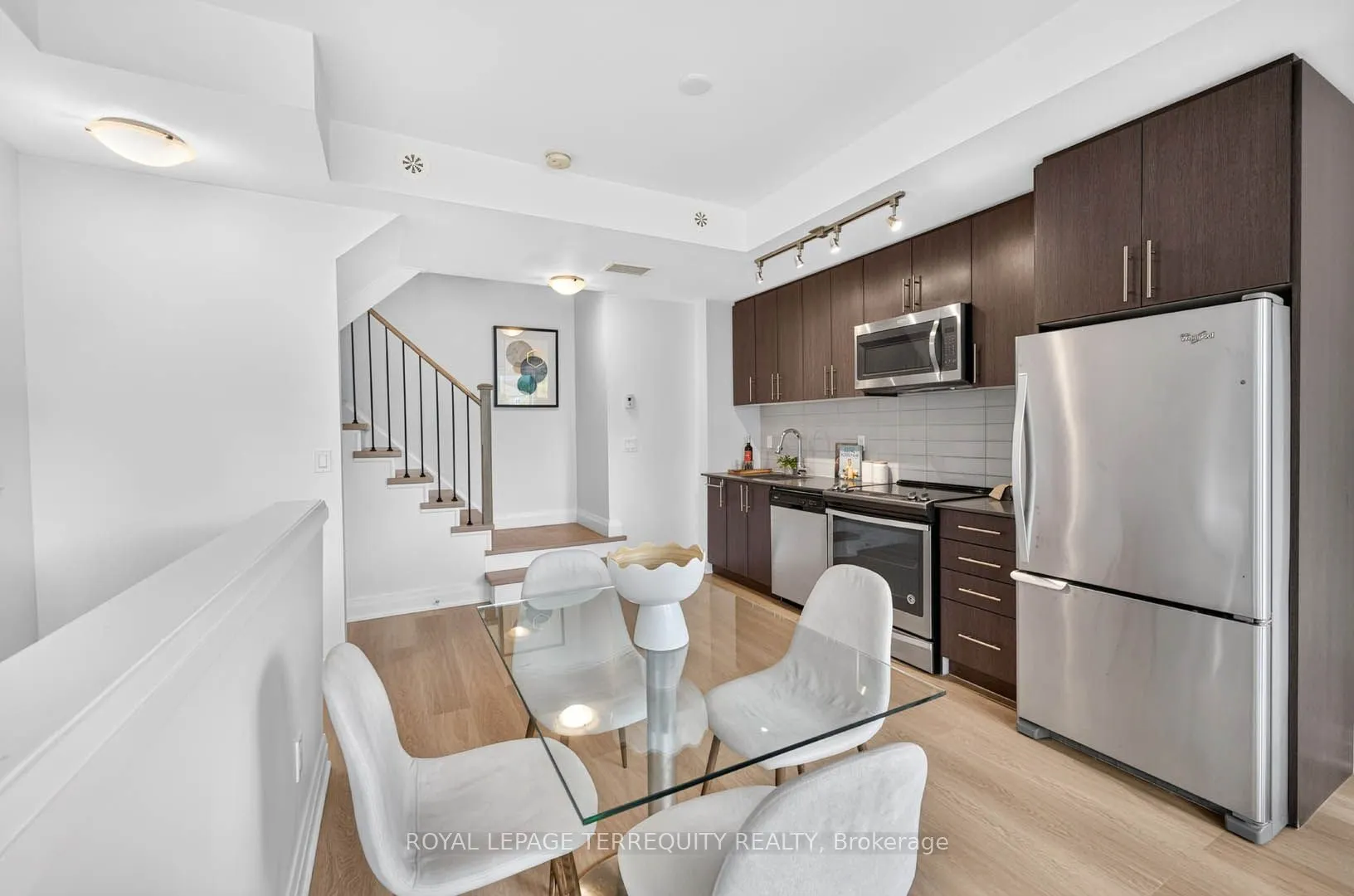 780 Sheppard Avenue E #16