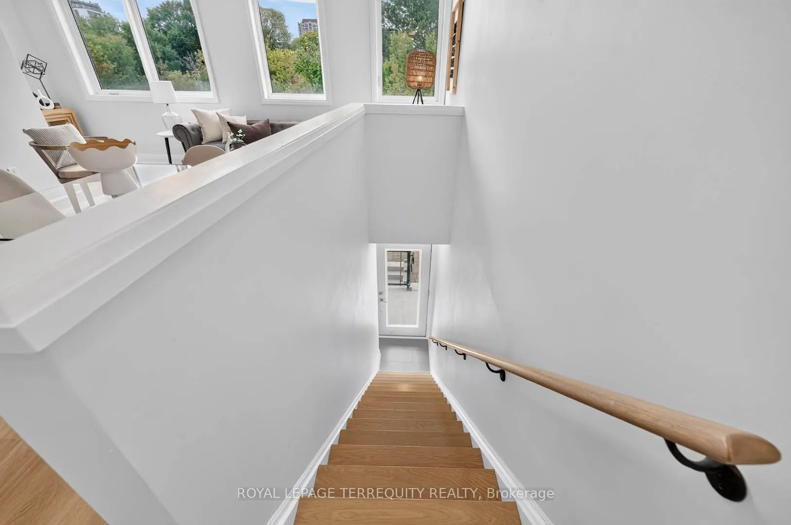 780 Sheppard Avenue E #16
