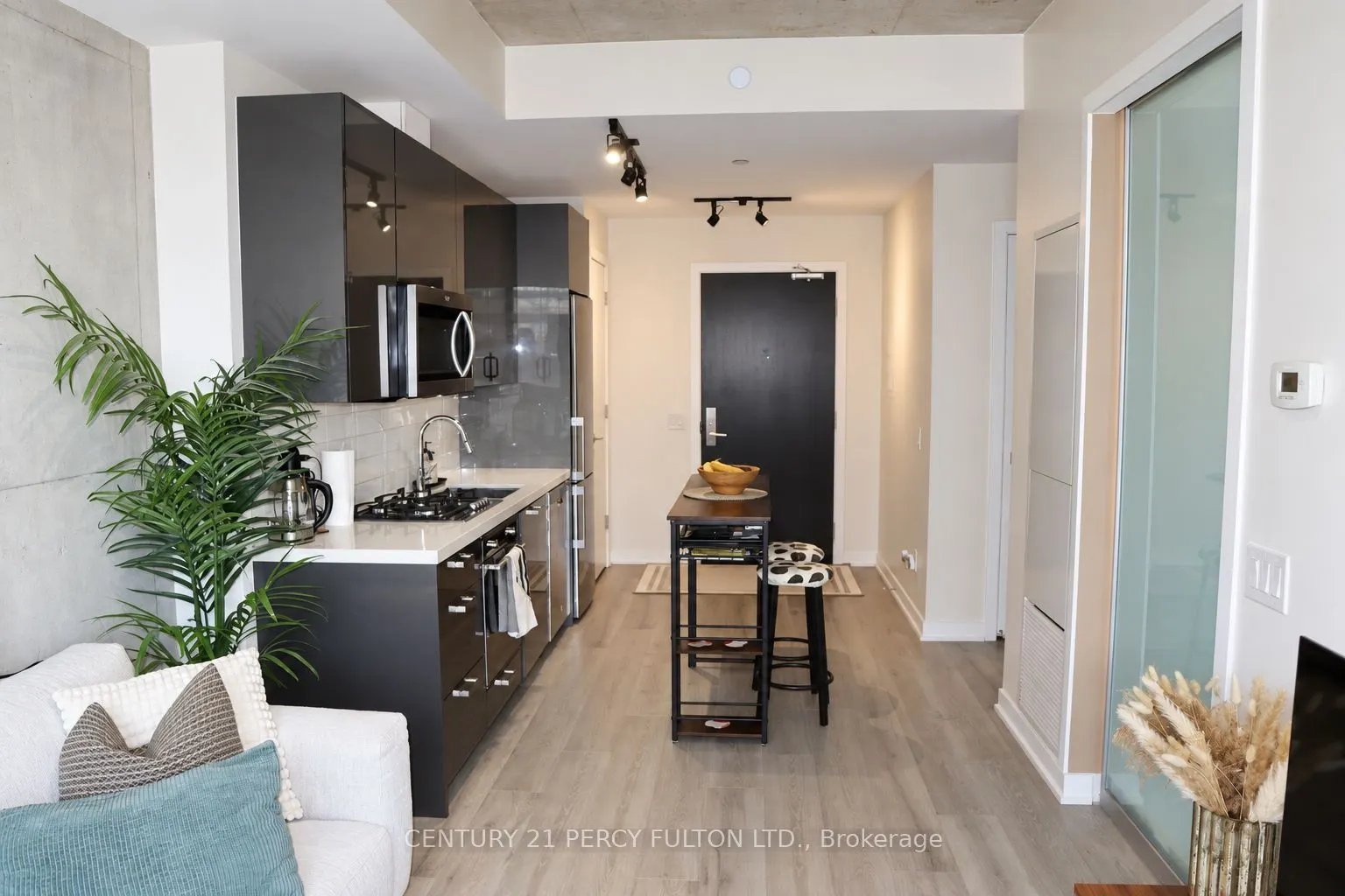 55 Ontario Street #806