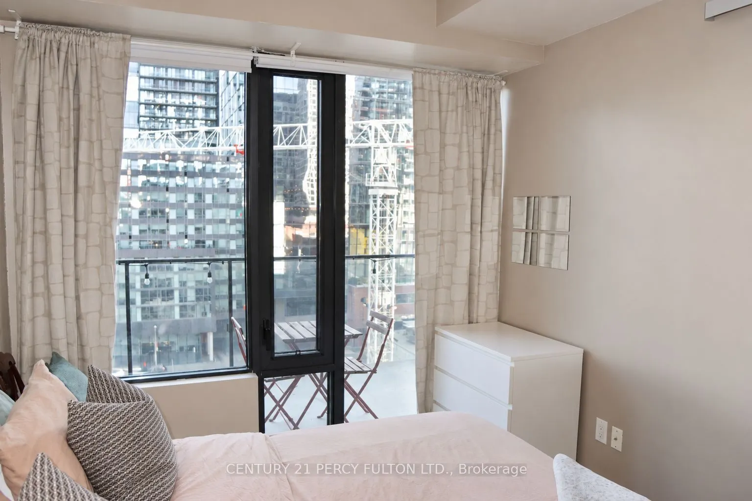 55 Ontario Street #806