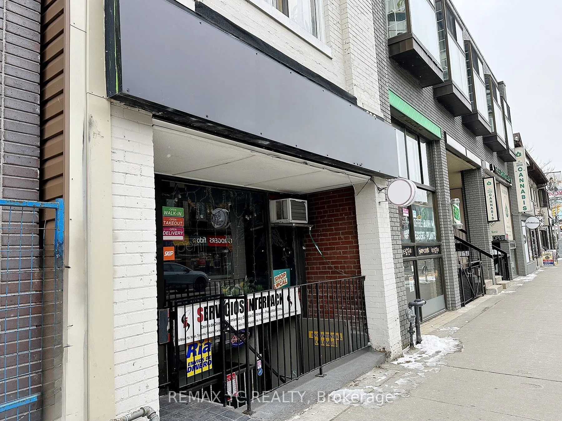 599 Bloor Street W