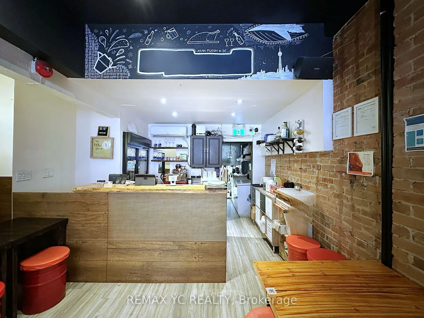 599 Bloor Street W