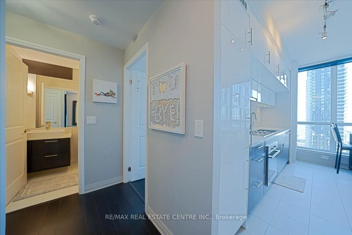 8 Mercer Street #2808
