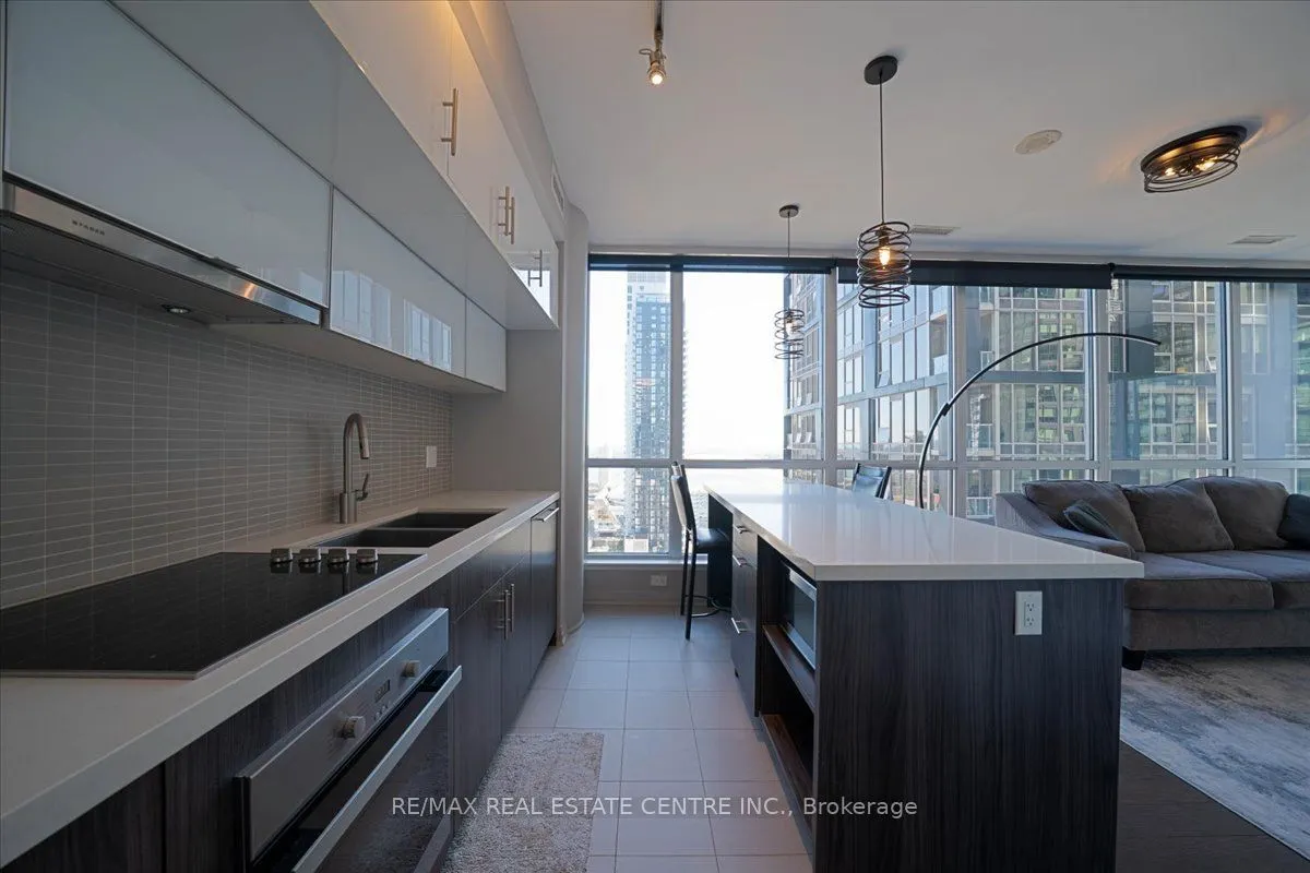 8 Mercer Street #2808
