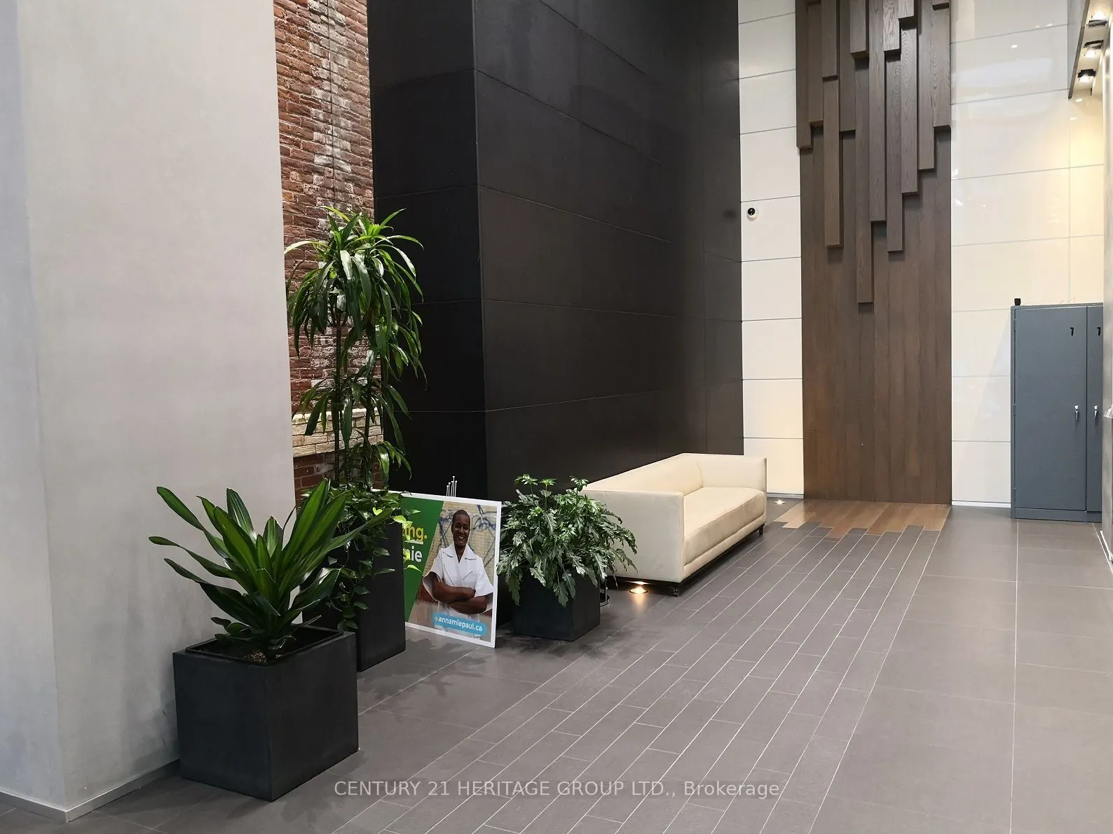 15 Grenville Street #3907