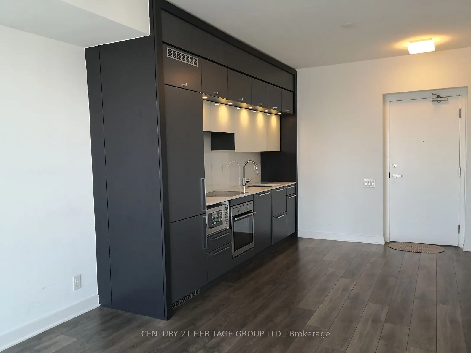 15 Grenville Street #3907