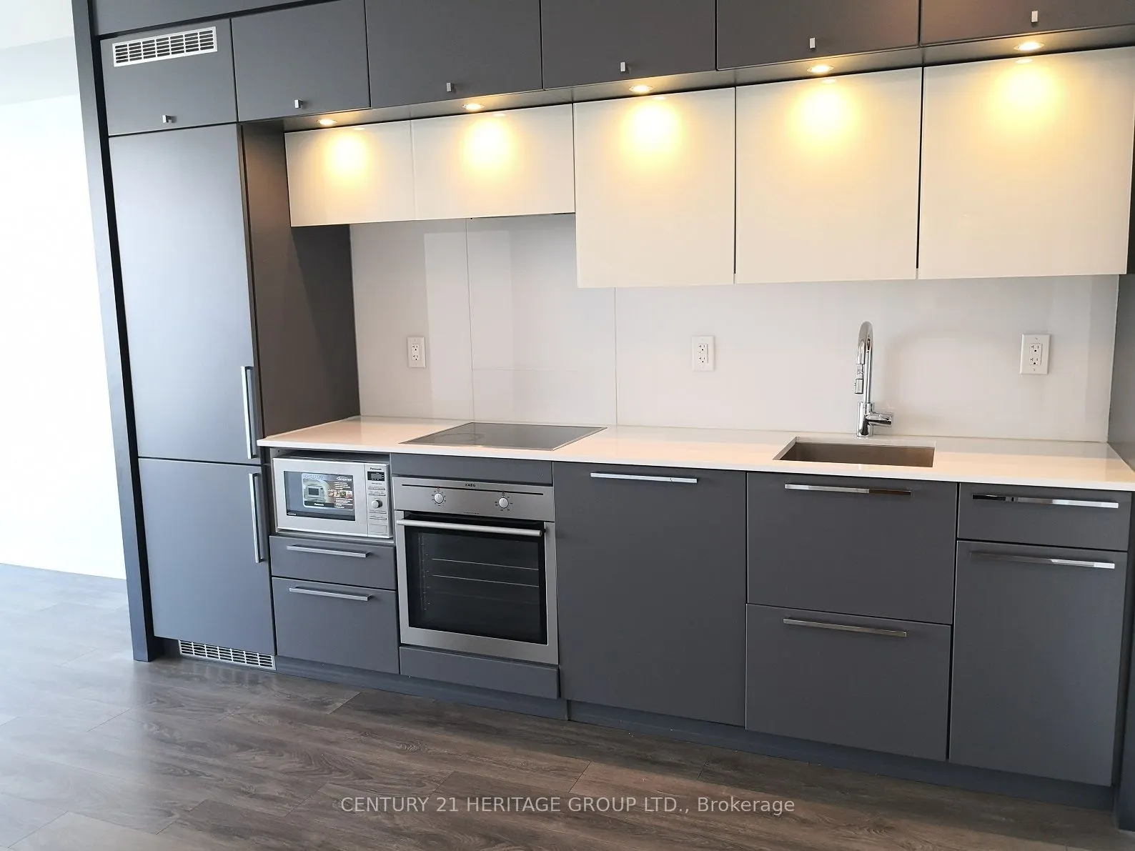 15 Grenville Street #3907