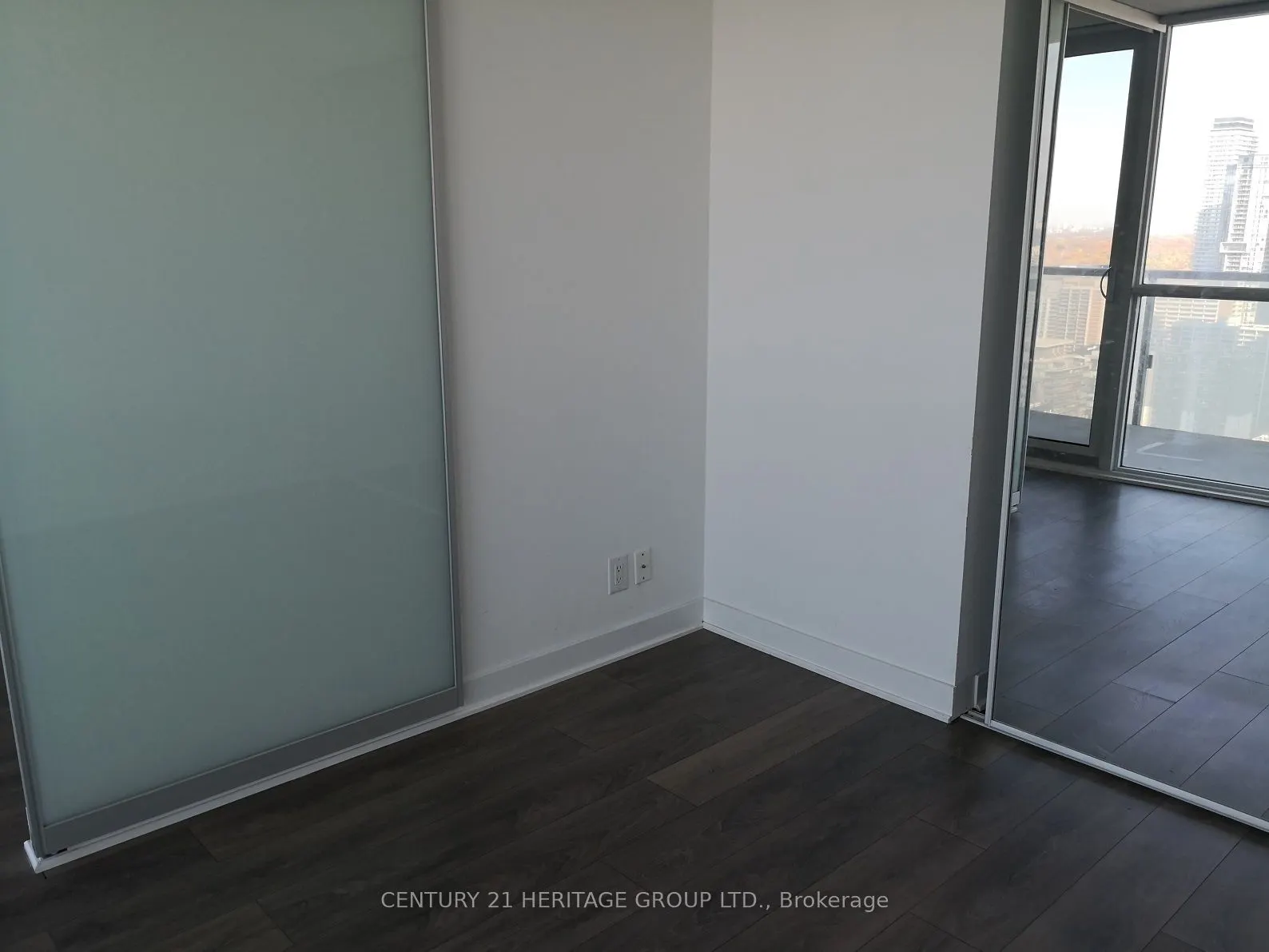 15 Grenville Street #3907