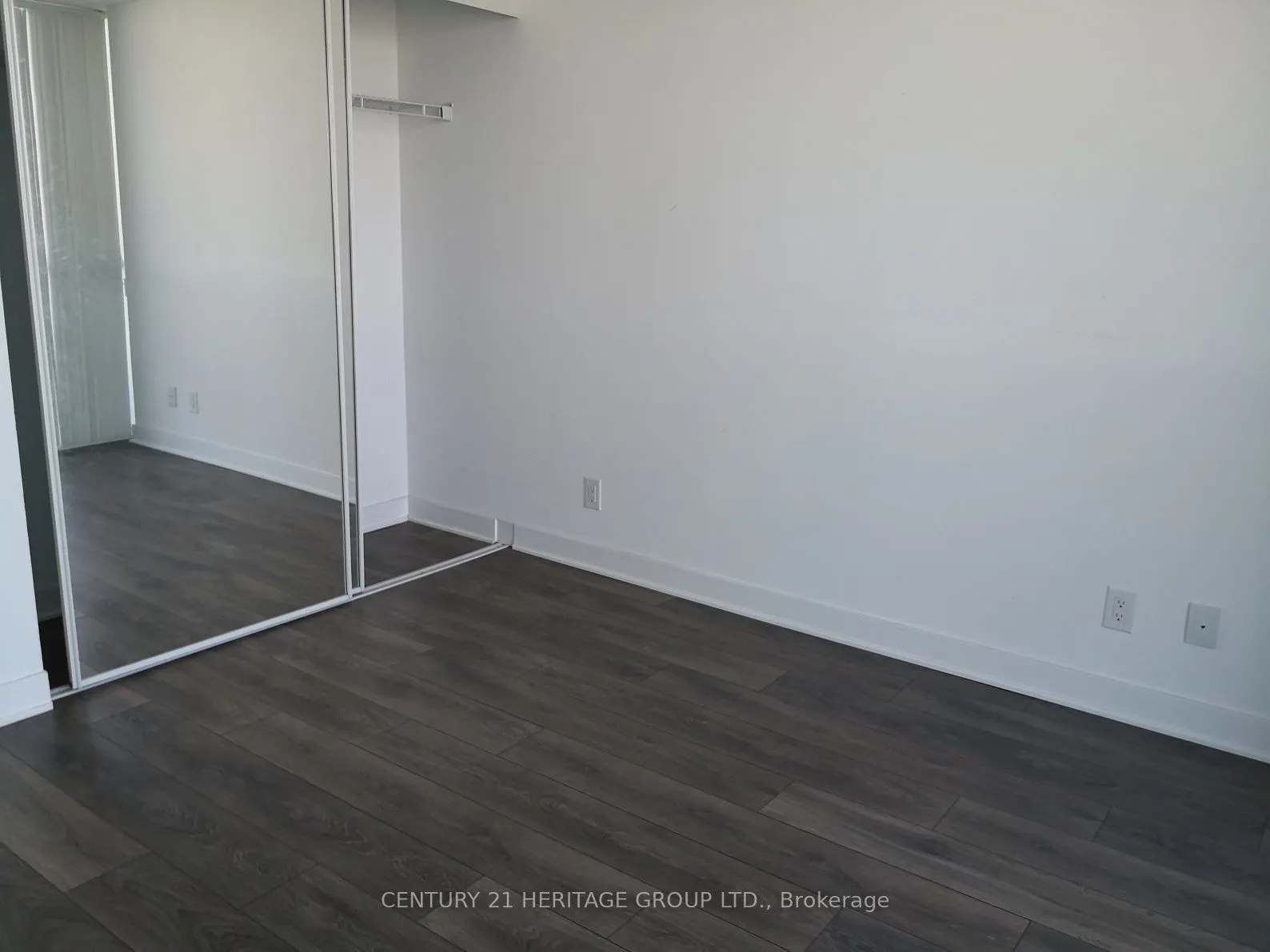 15 Grenville Street #3907