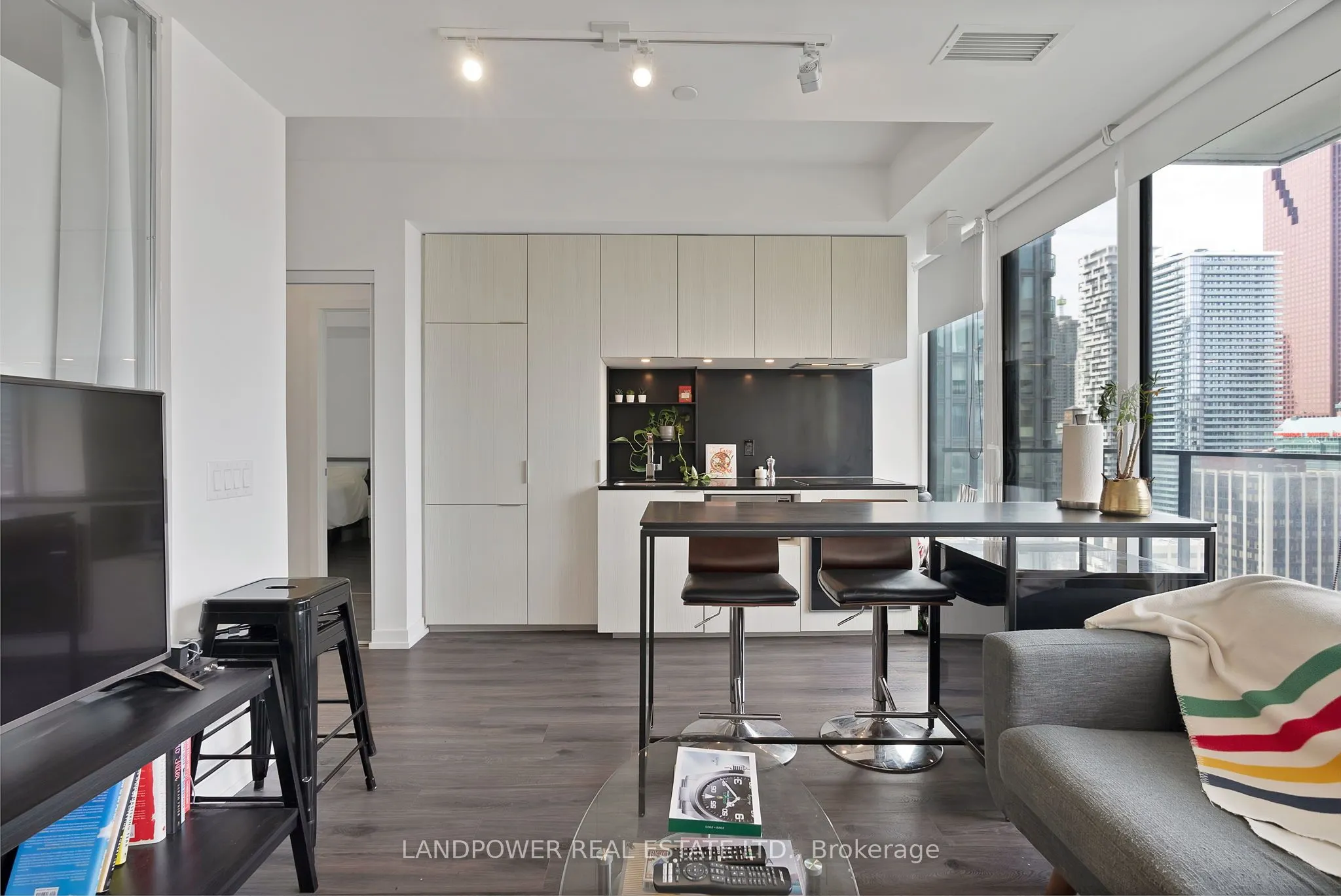 77 Shuter Street #2501