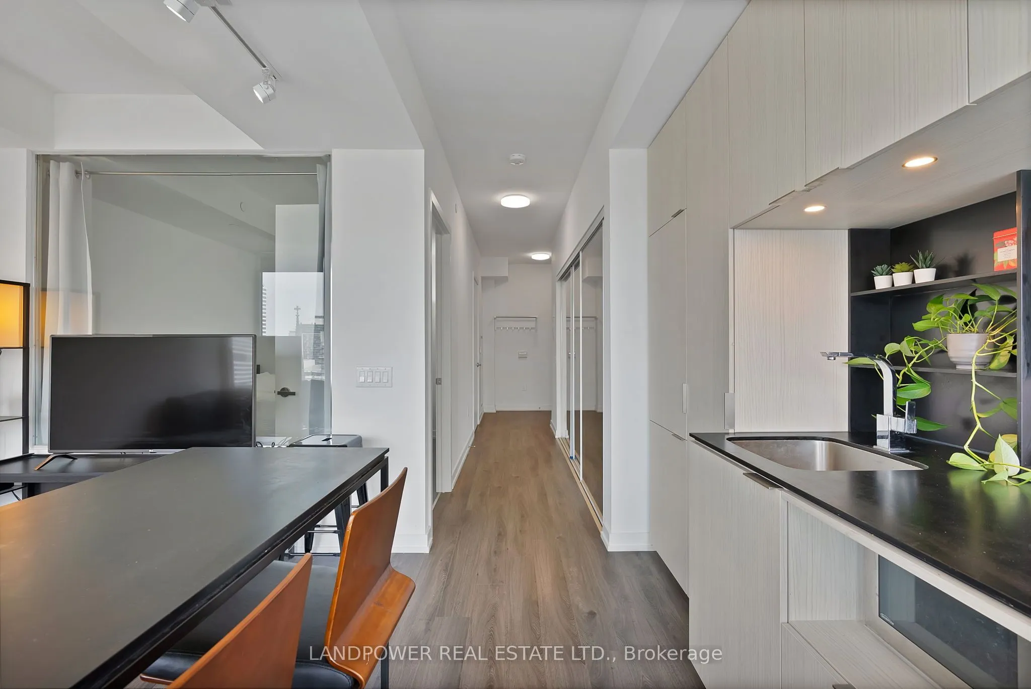 77 Shuter Street #2501