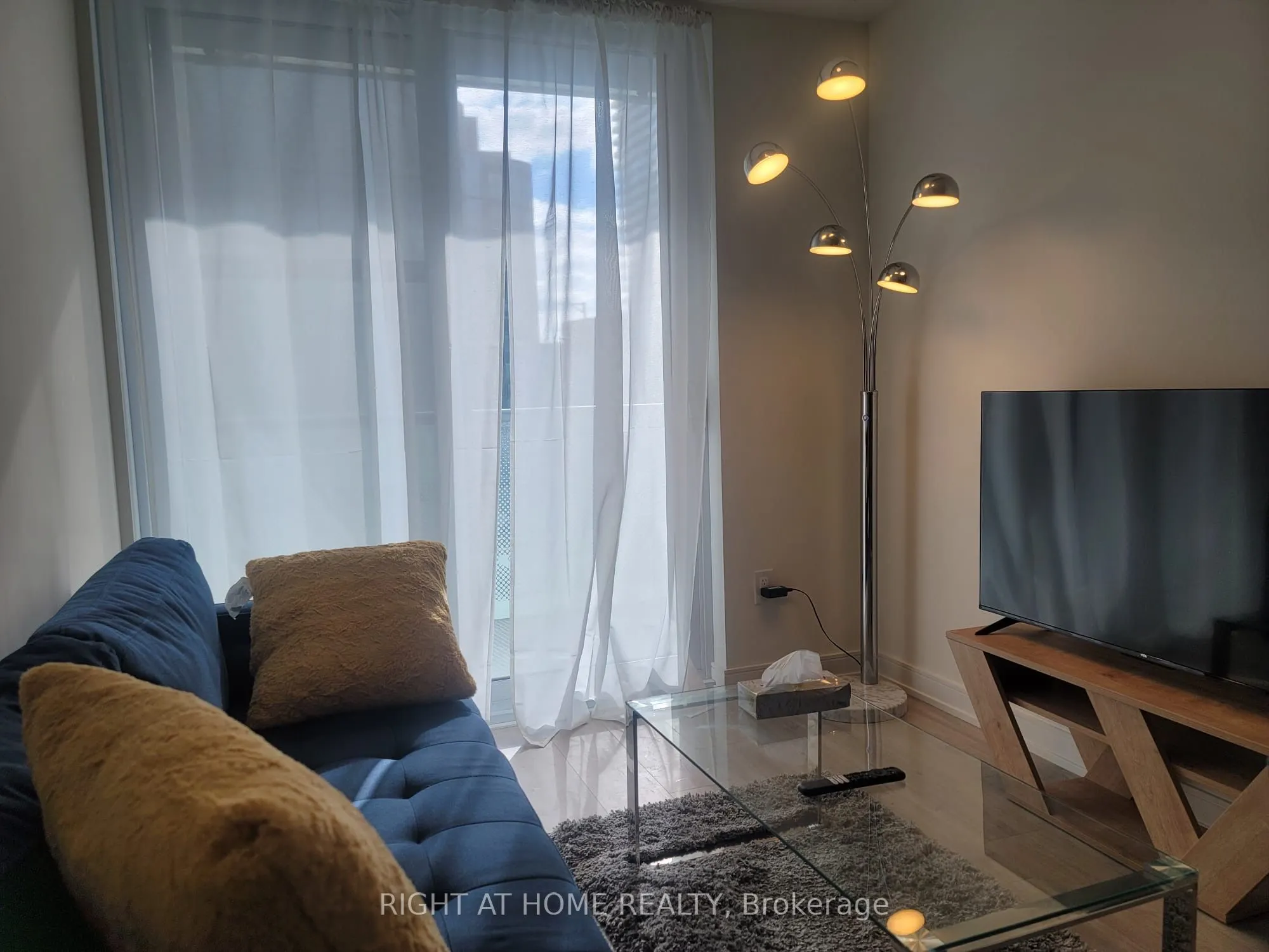 425 Front Street E #516