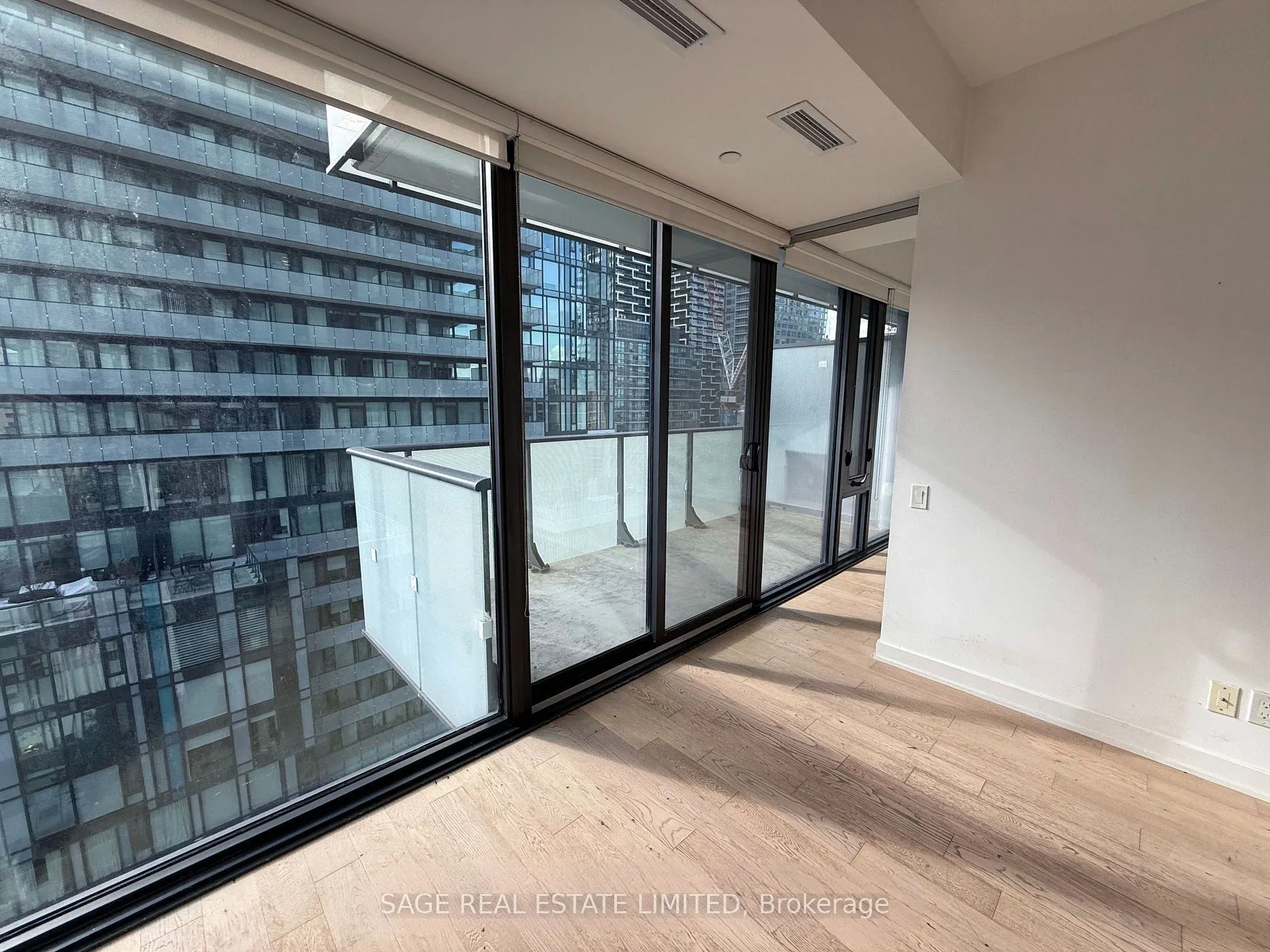 185 Roehampton Avenue #913