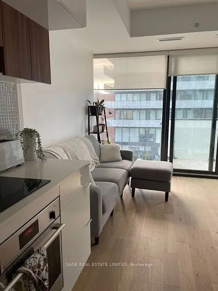 185 Roehampton Avenue #913