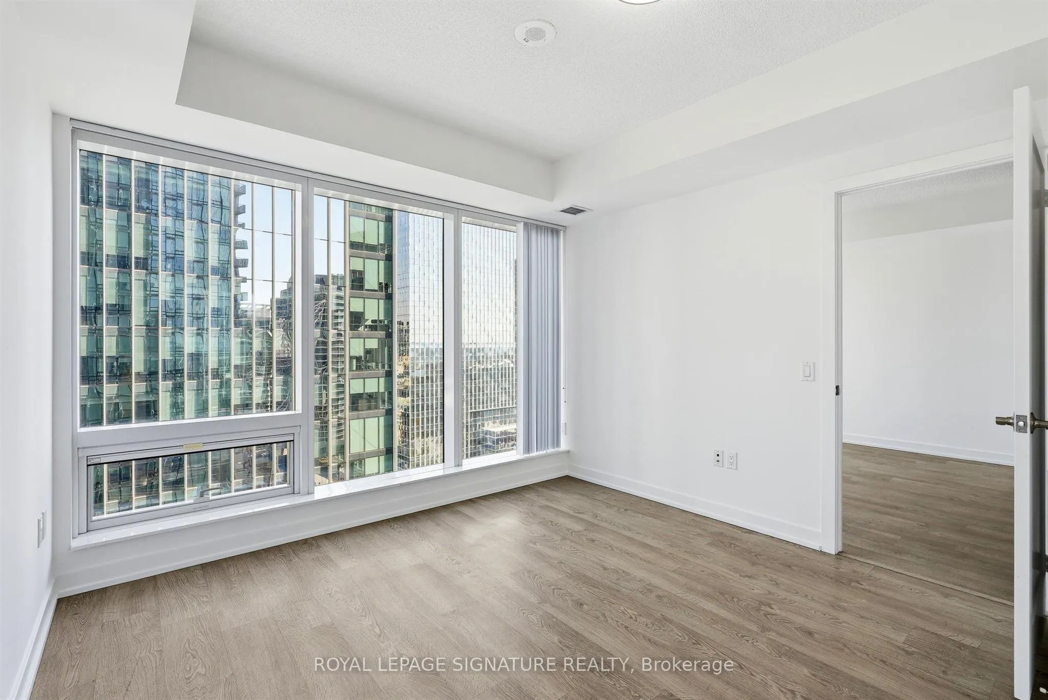 10 York Street #2004
