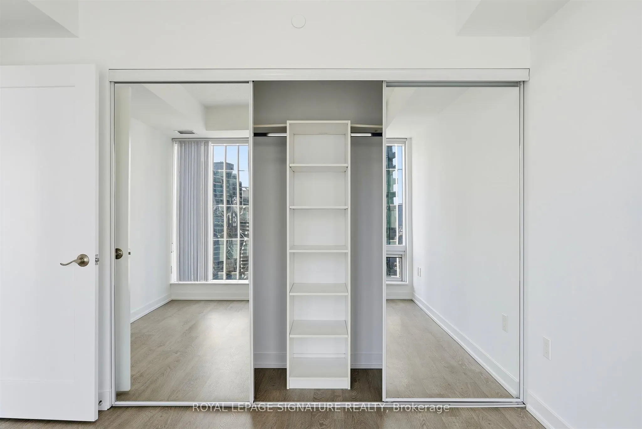 10 York Street #2004