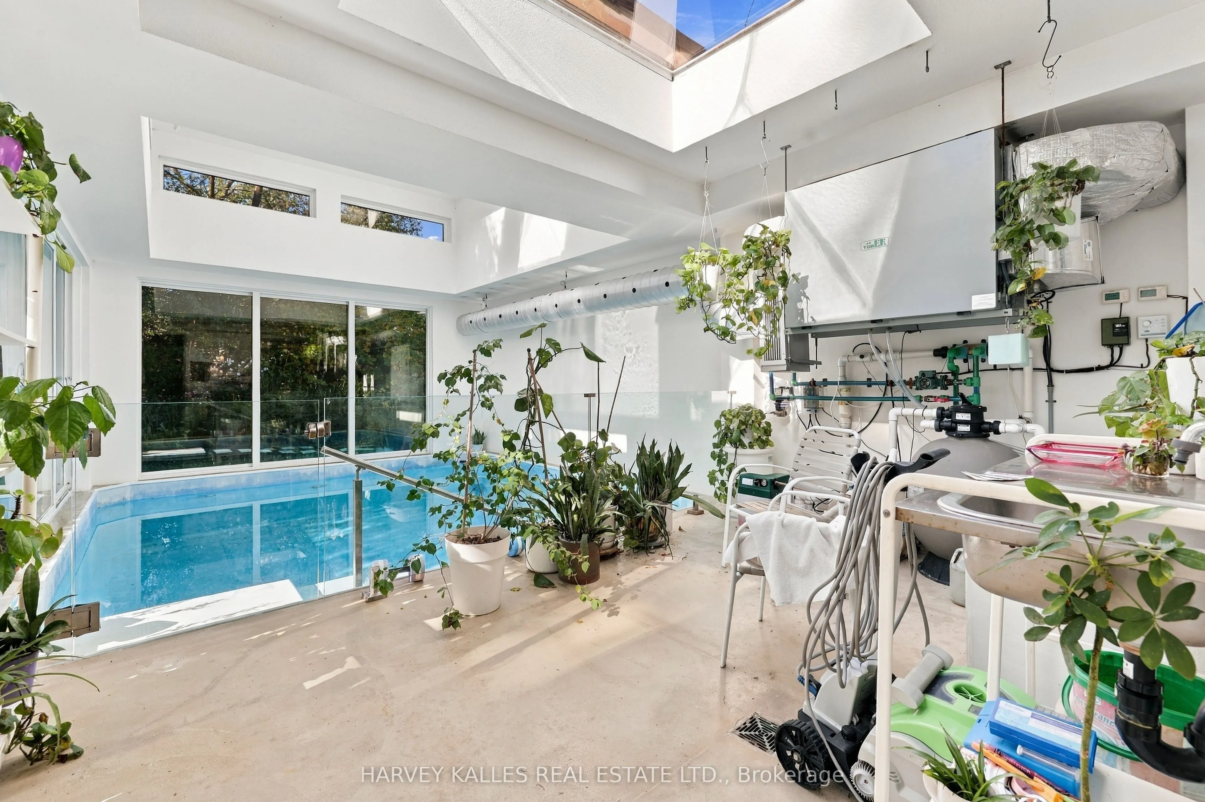 41 Hurlingham Crescent