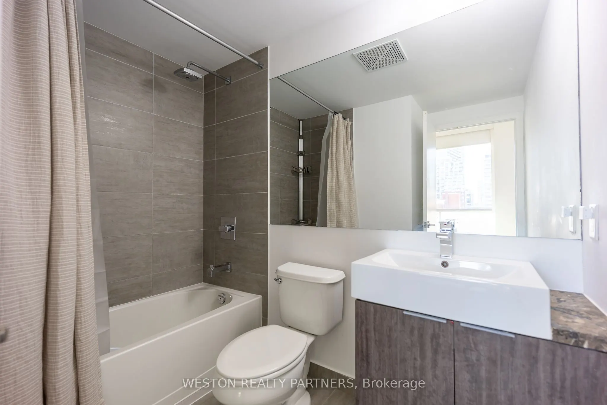 478 King Street W #514