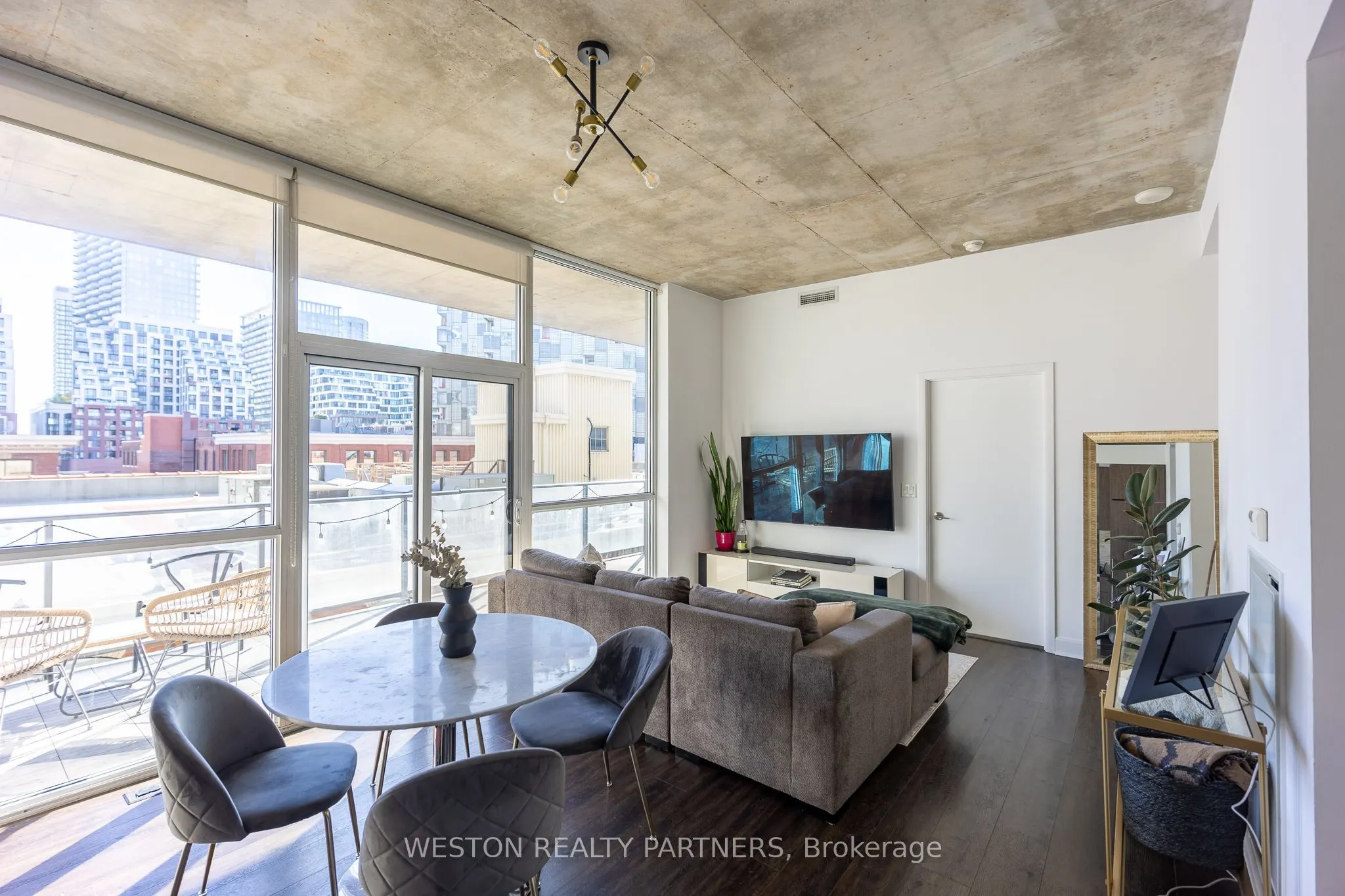 478 King Street W #514