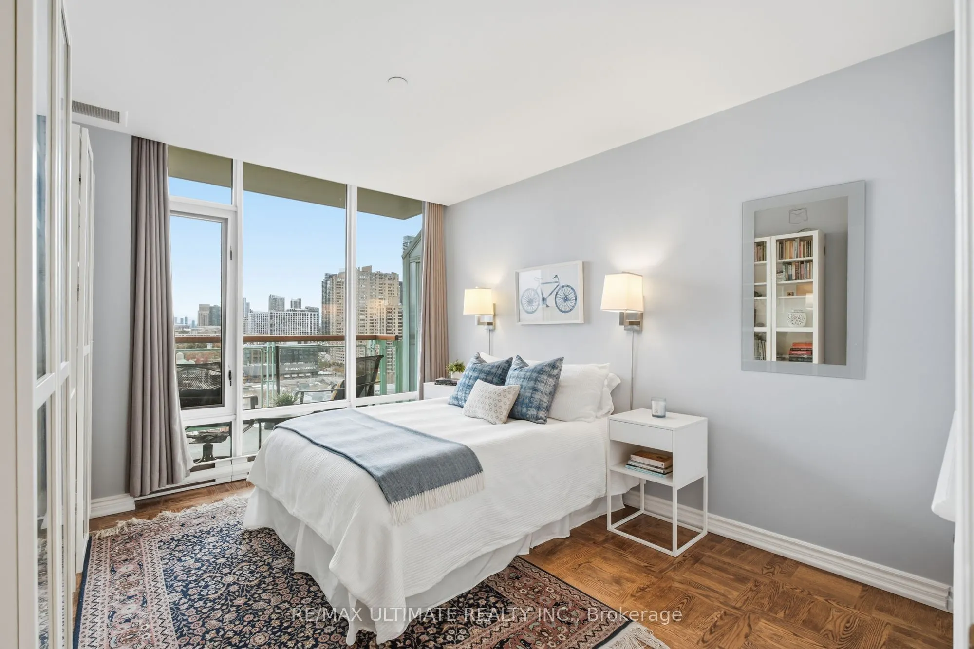 211 Queens Quay W #1105