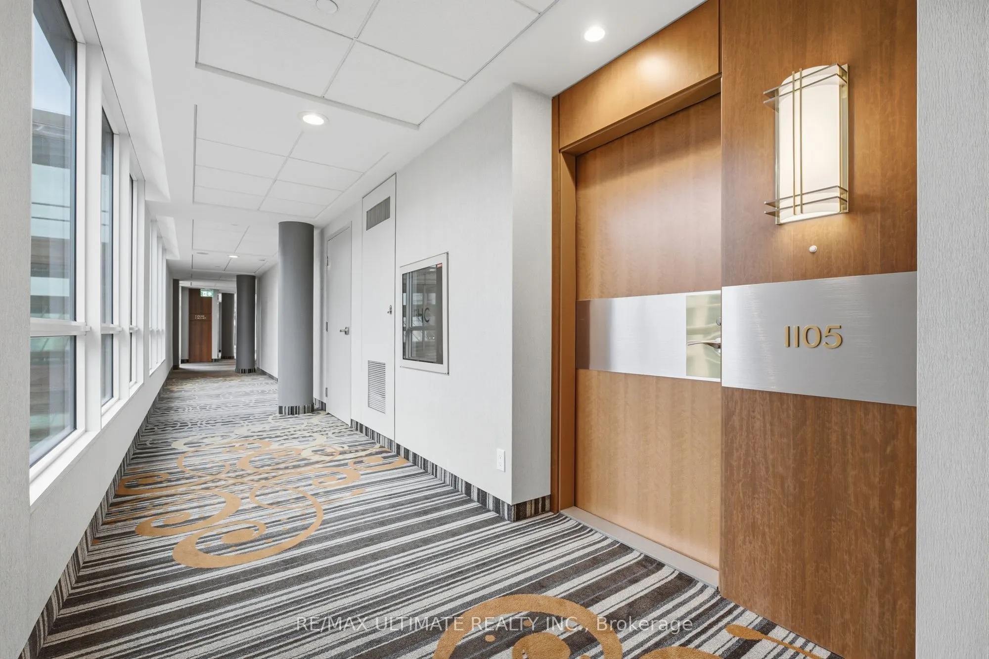 211 Queens Quay W #1105