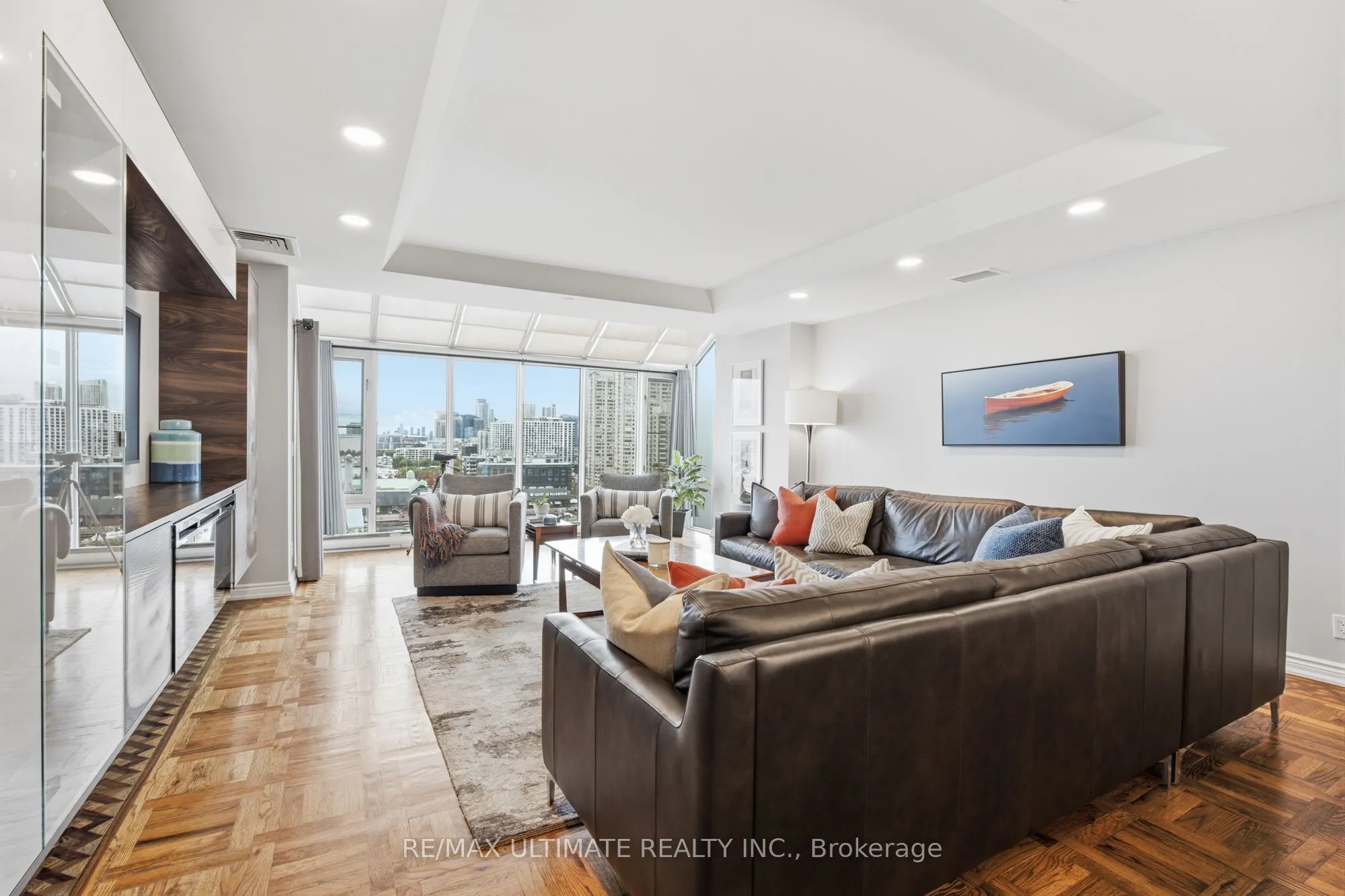211 Queens Quay W #1105
