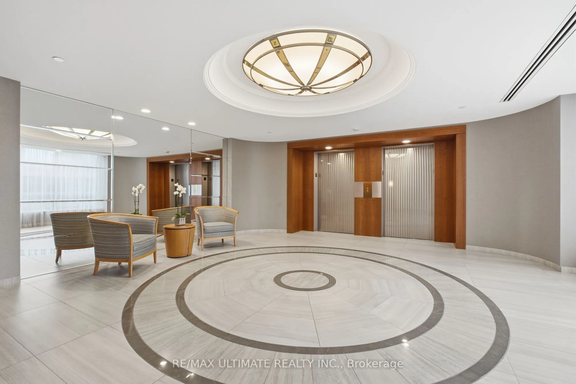 211 Queens Quay W #1105