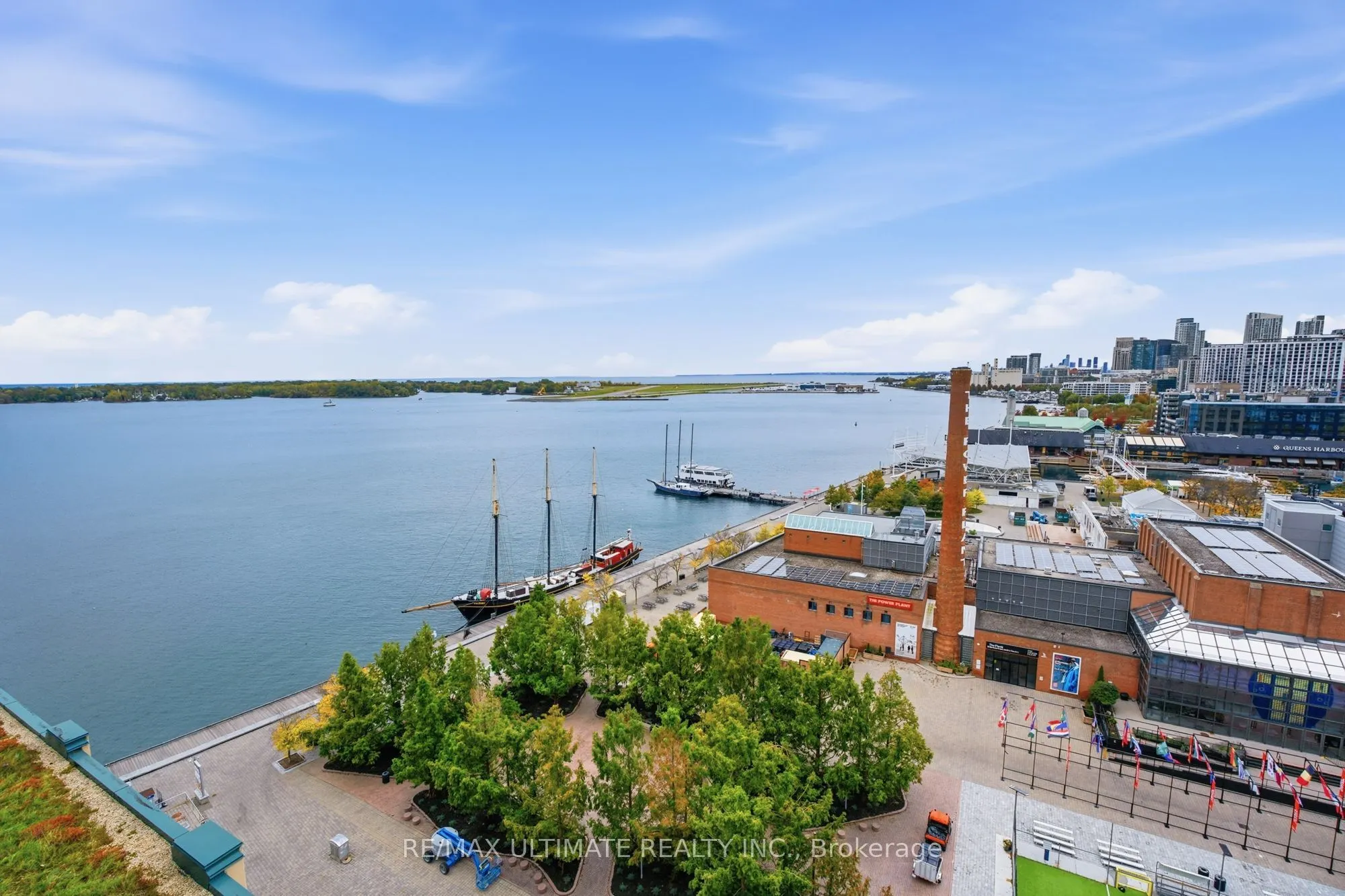 211 Queens Quay W #1105