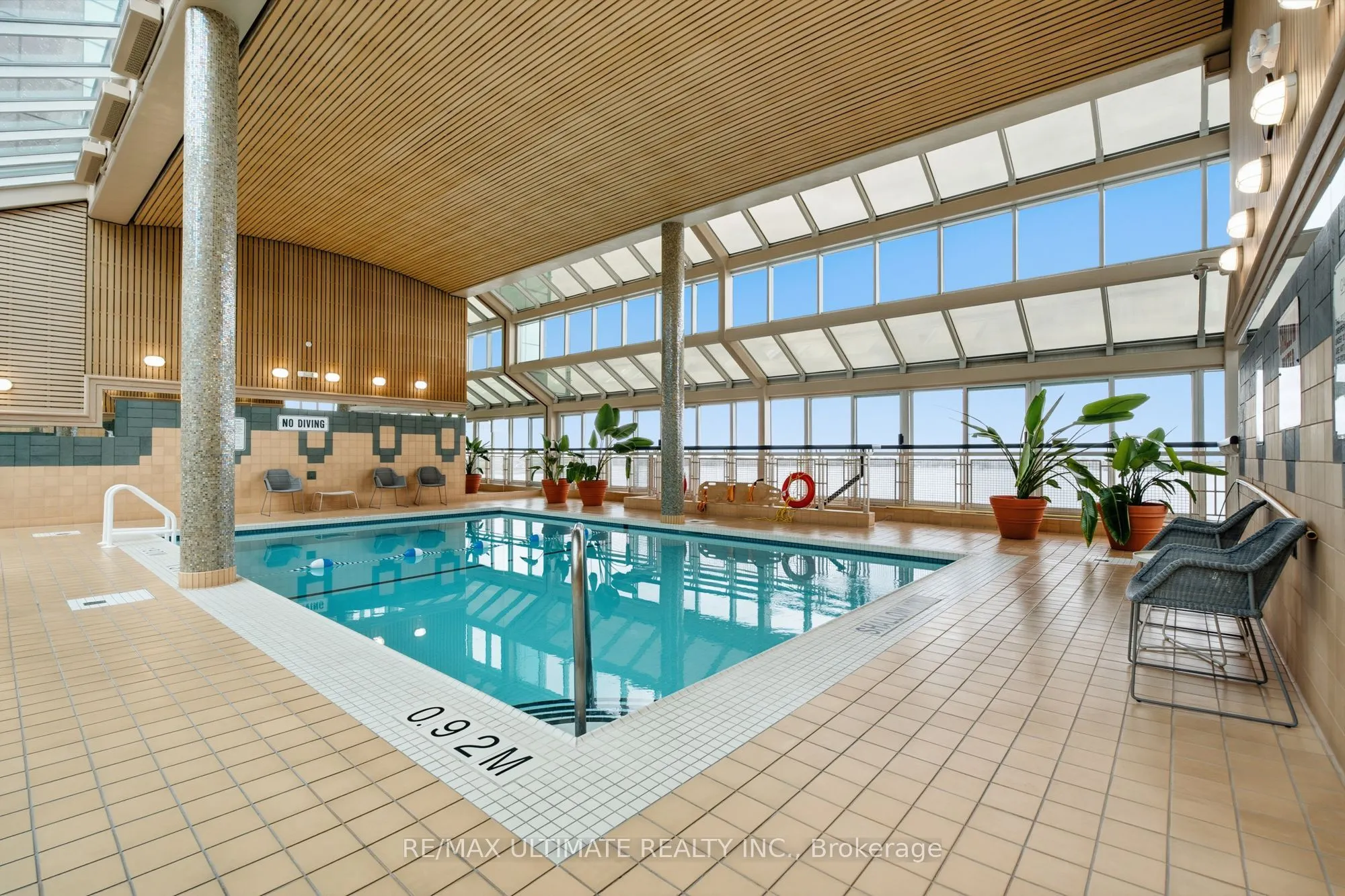 211 Queens Quay W #1105
