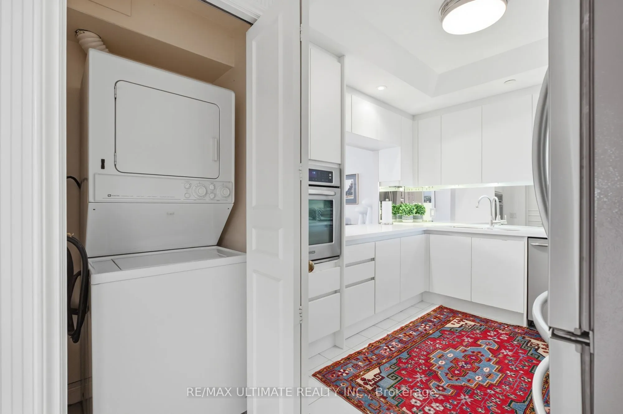 211 Queens Quay W #1105