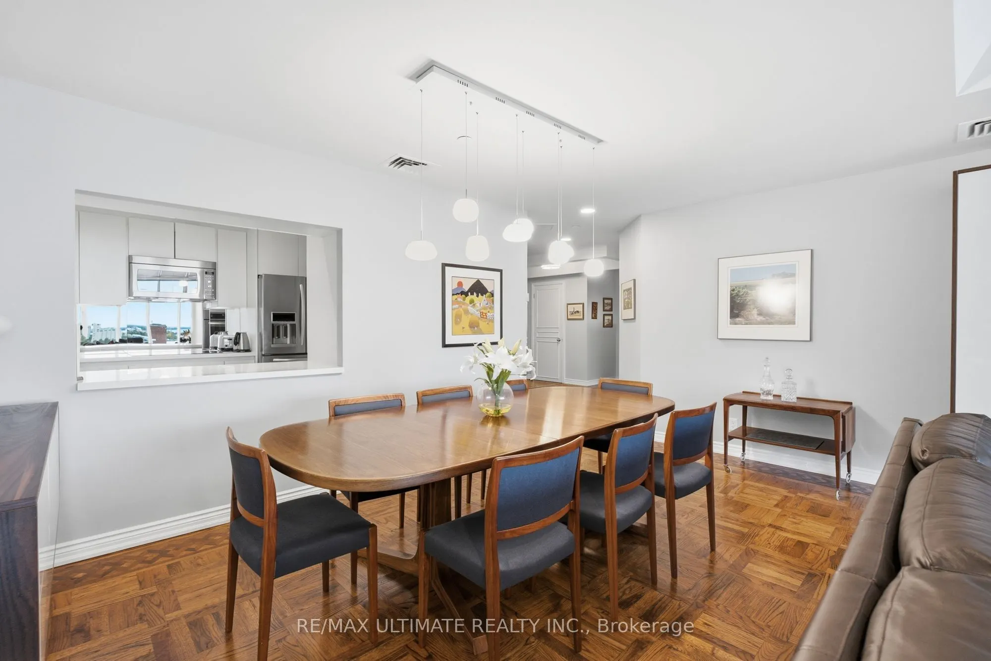 211 Queens Quay W #1105