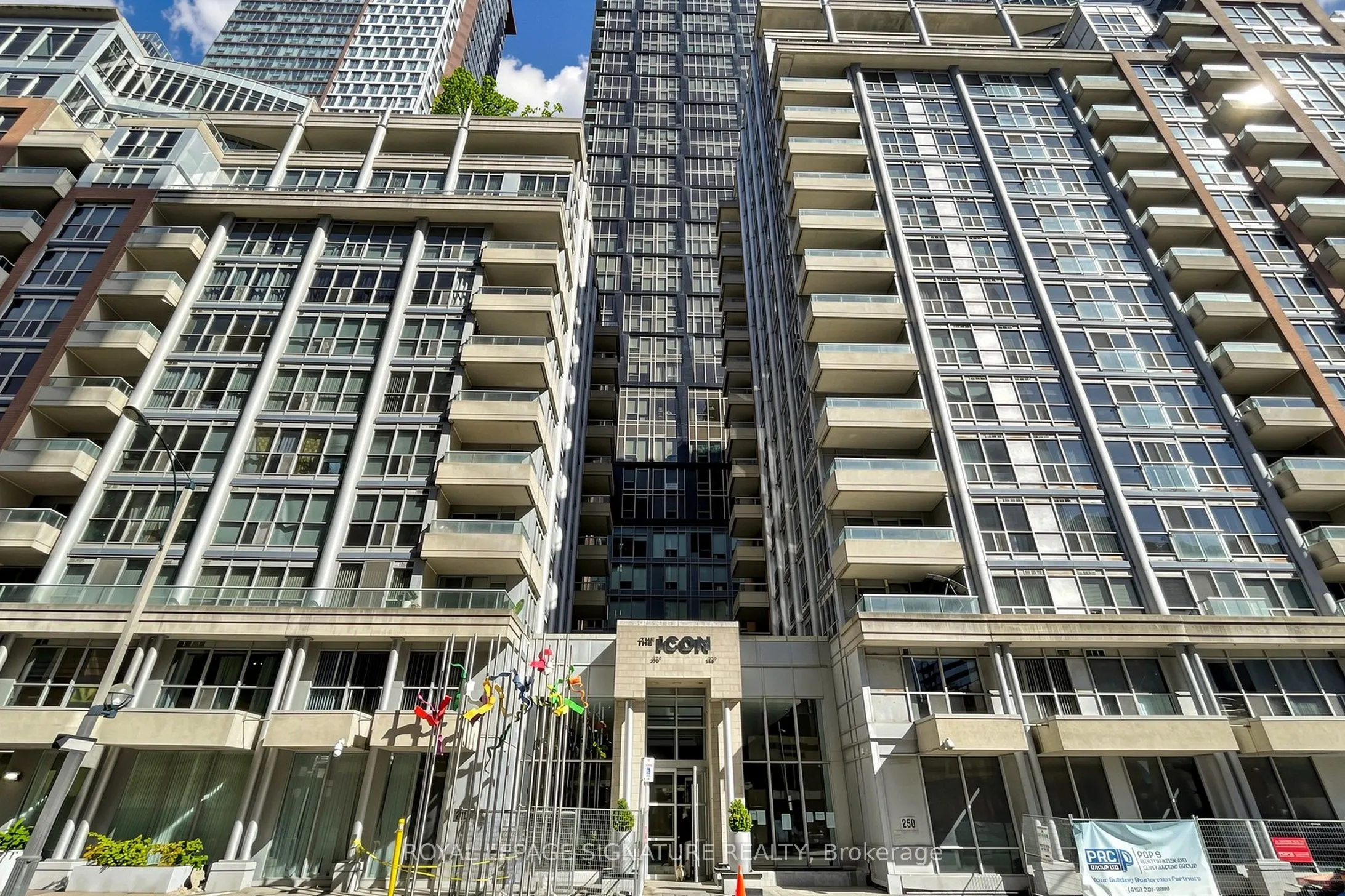 270 Wellington Street W #313