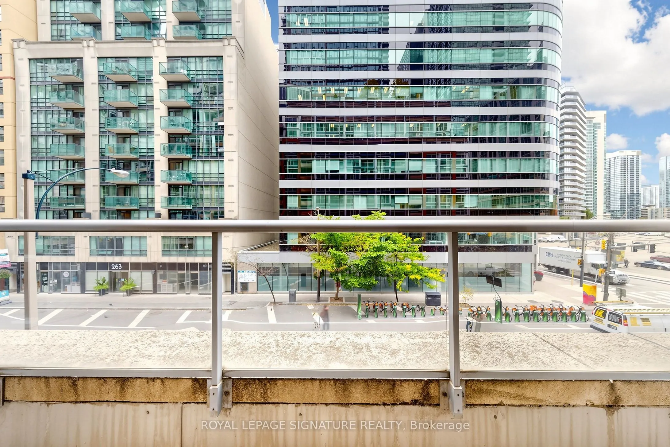 270 Wellington Street W #313