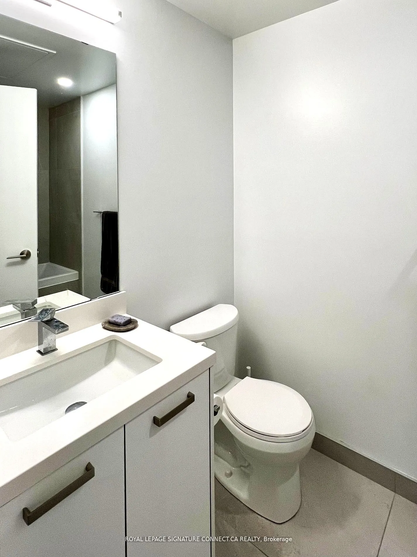458 Richmond Street W #1006