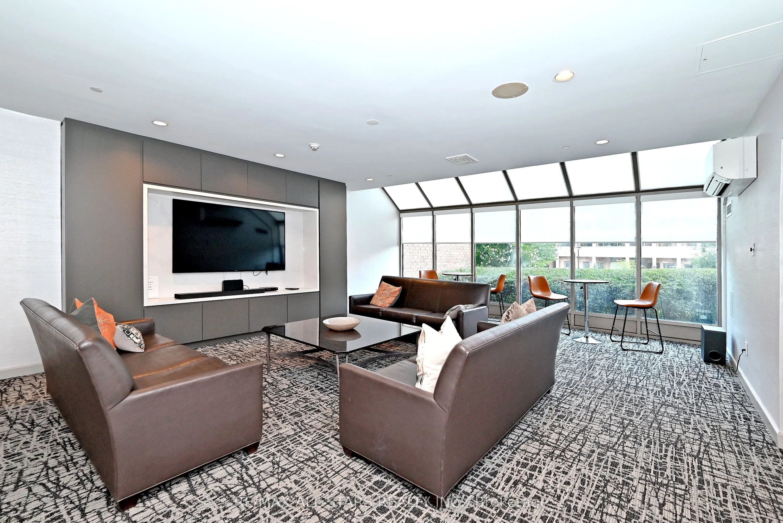 15 Maitland Place #2112