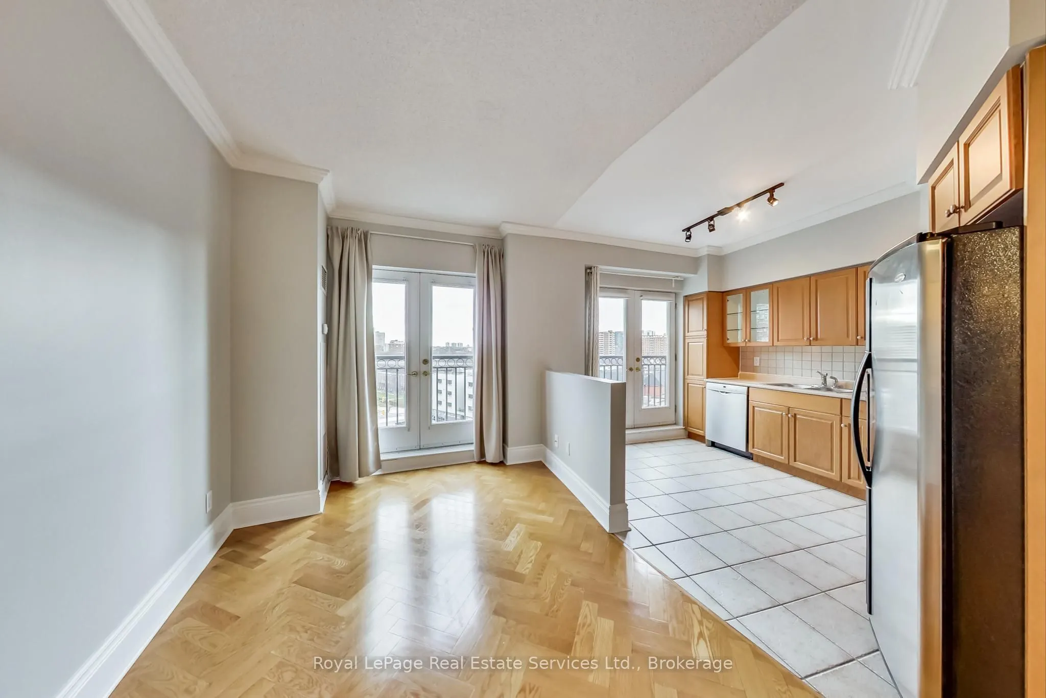 115 Richmond Street E #808