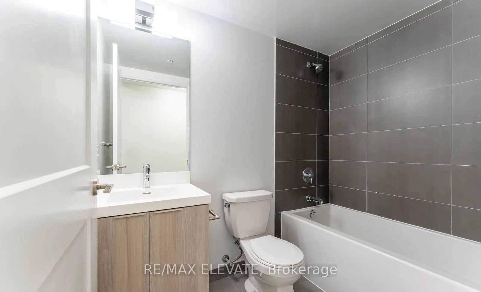 28 Widmer Street #3029