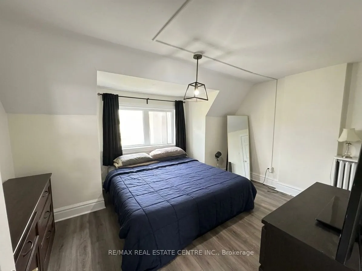 200 Roxton Road