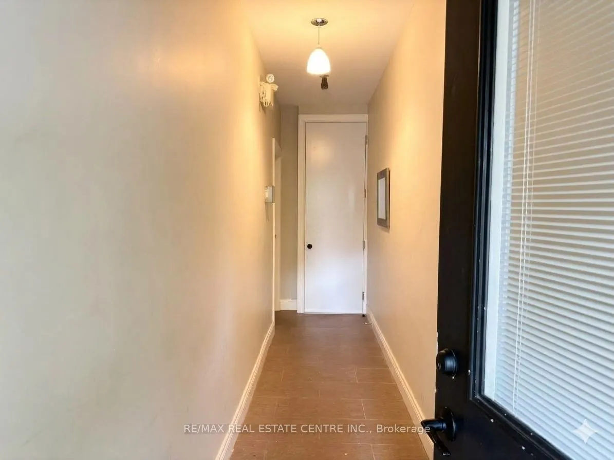 200 Roxton Road