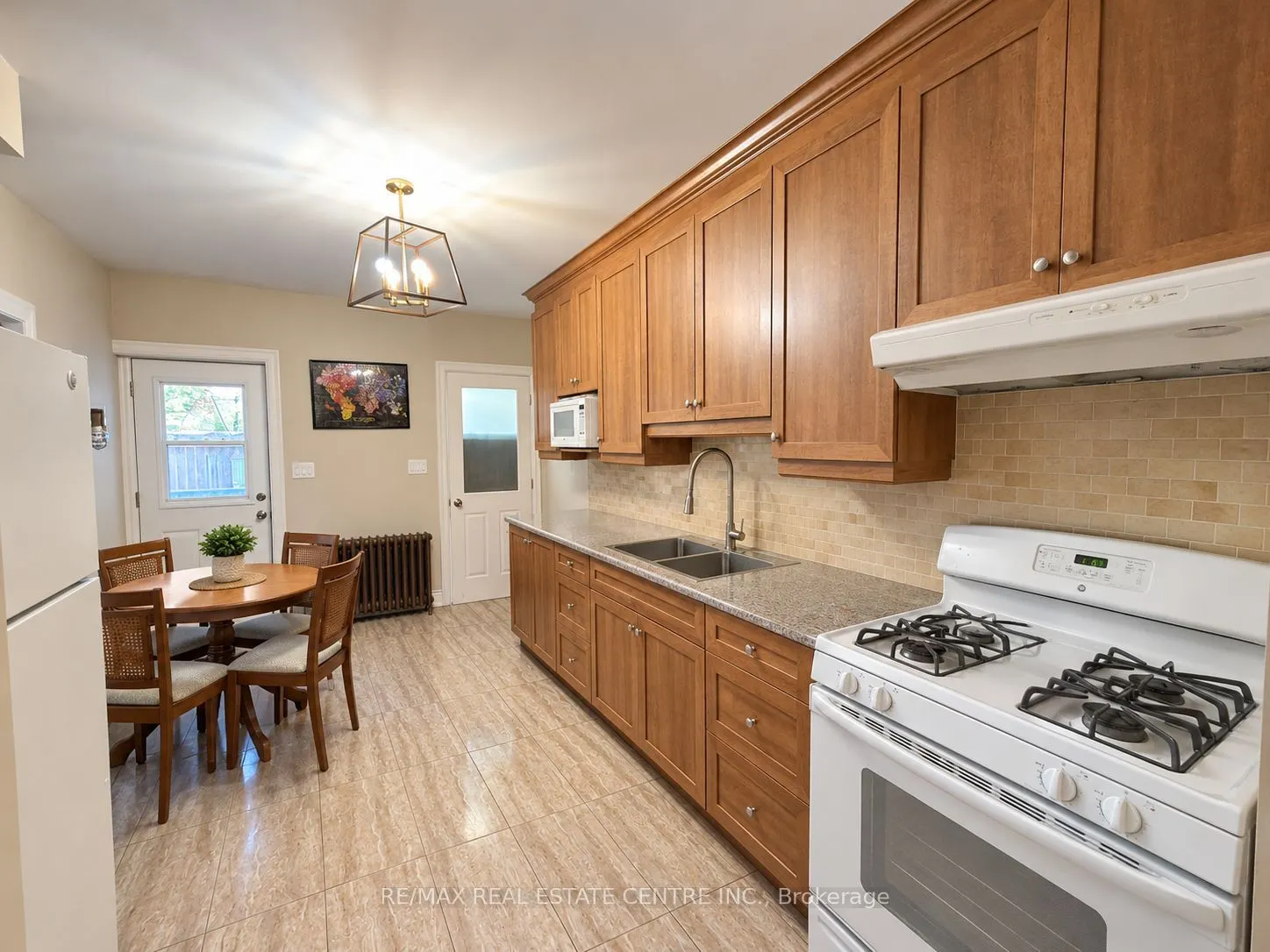 200 Roxton Road
