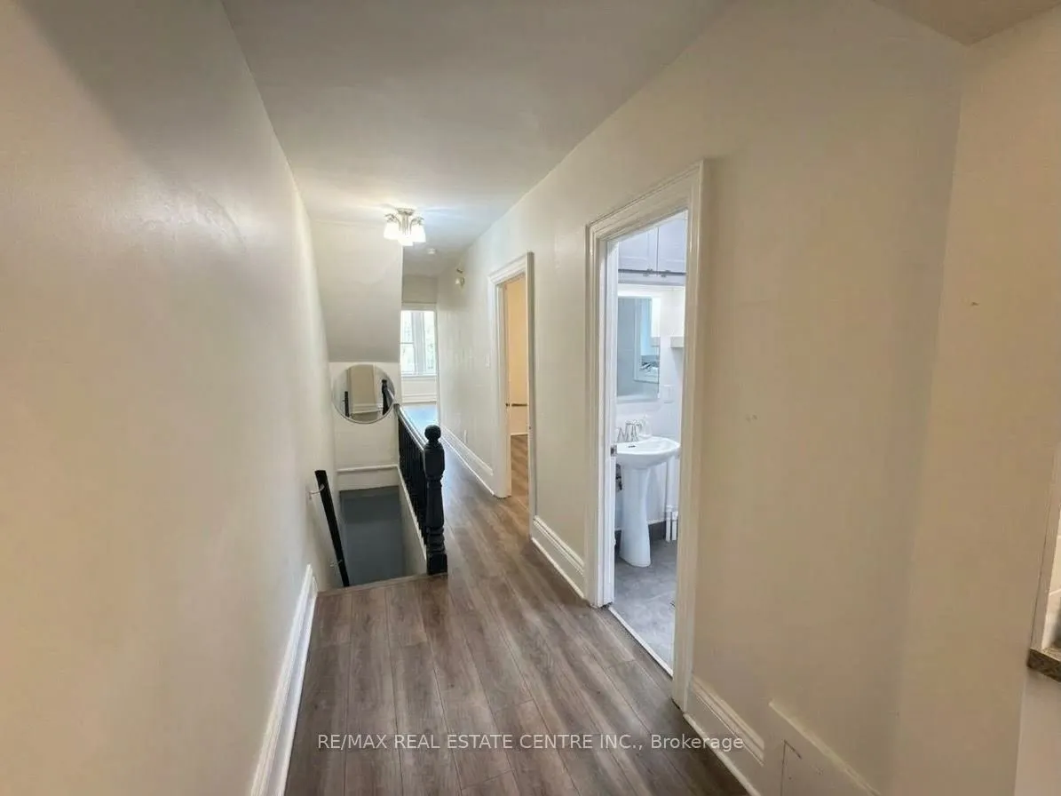 200 Roxton Road