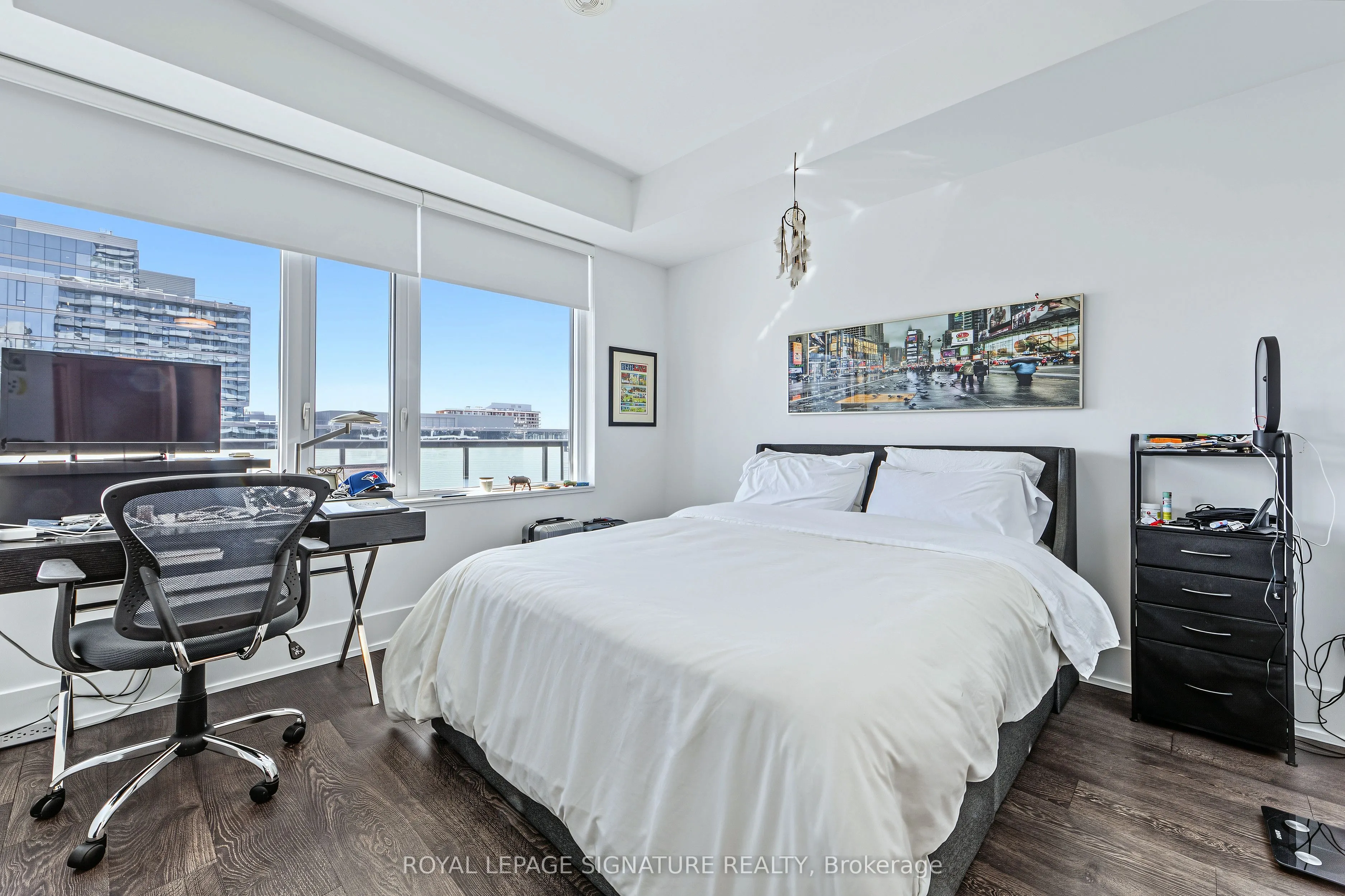480 Front Street W #915