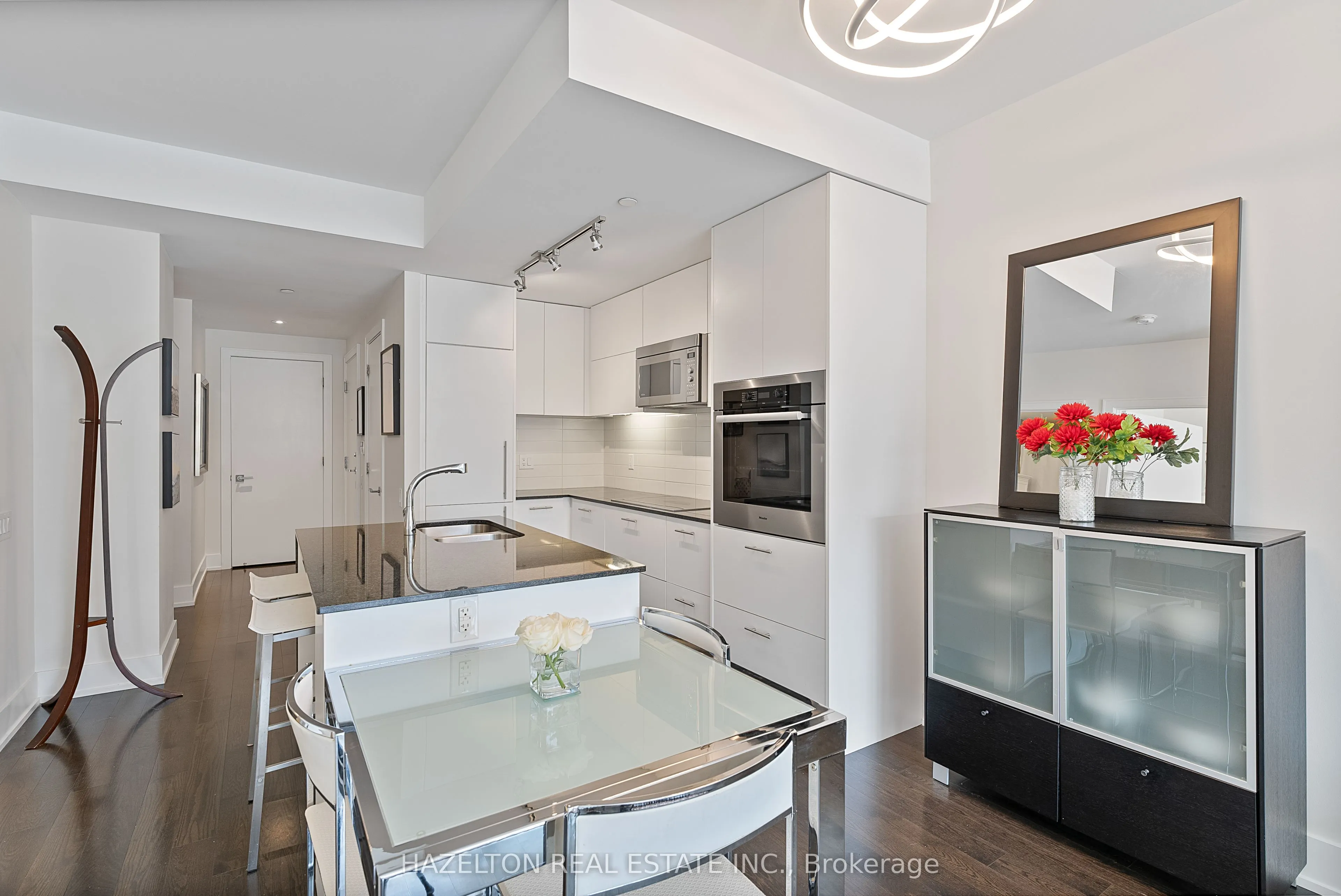 170 Avenue Road #211
