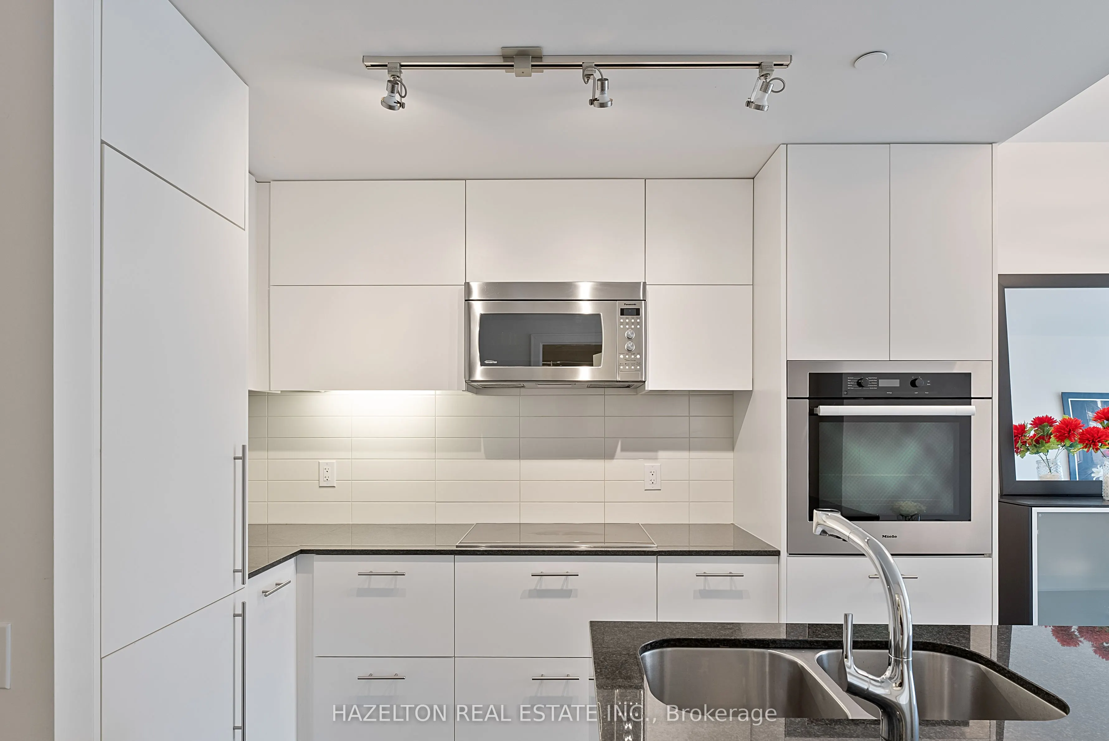 170 Avenue Road #211