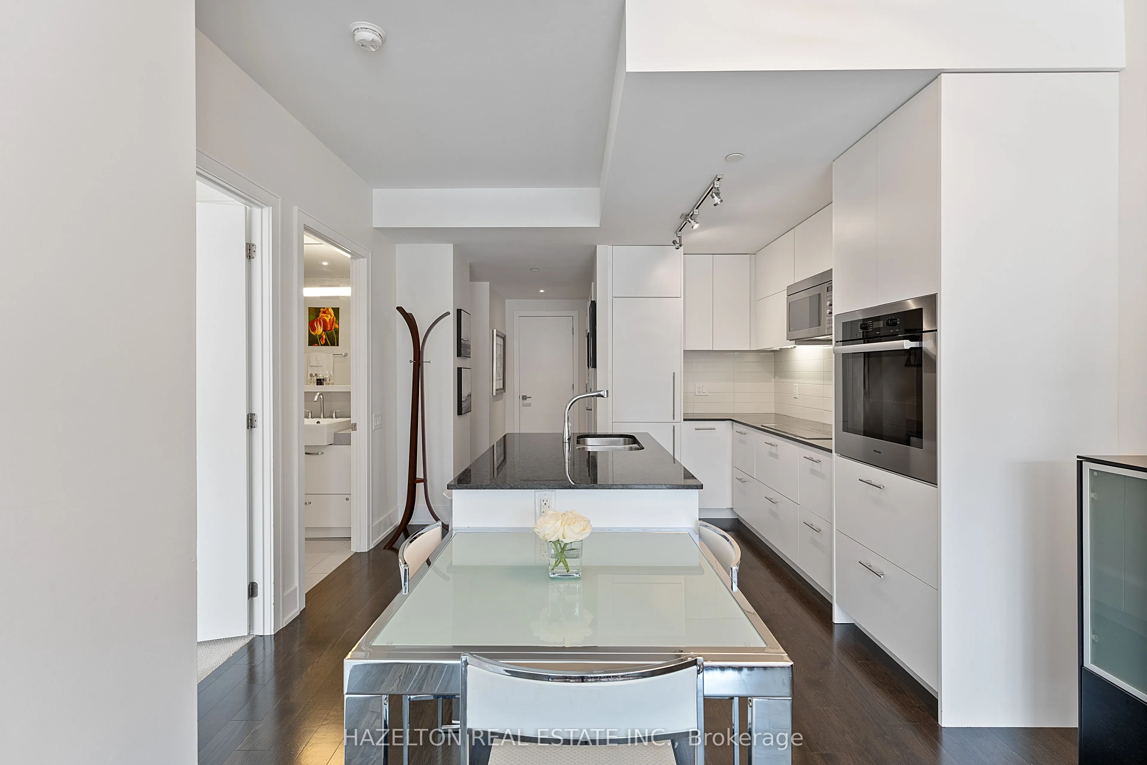 170 Avenue Road #211