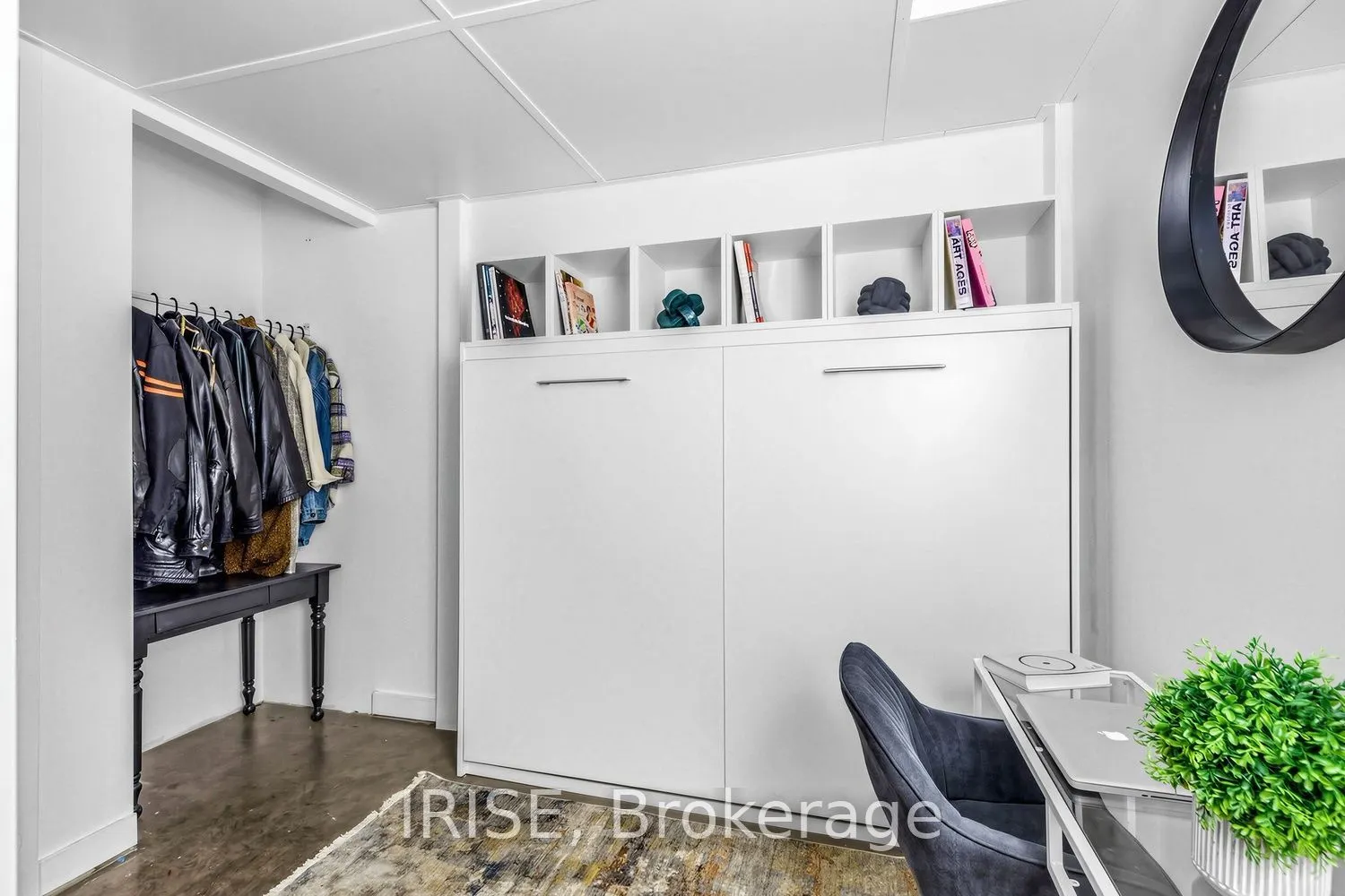 135 Dalhousie Street W #201