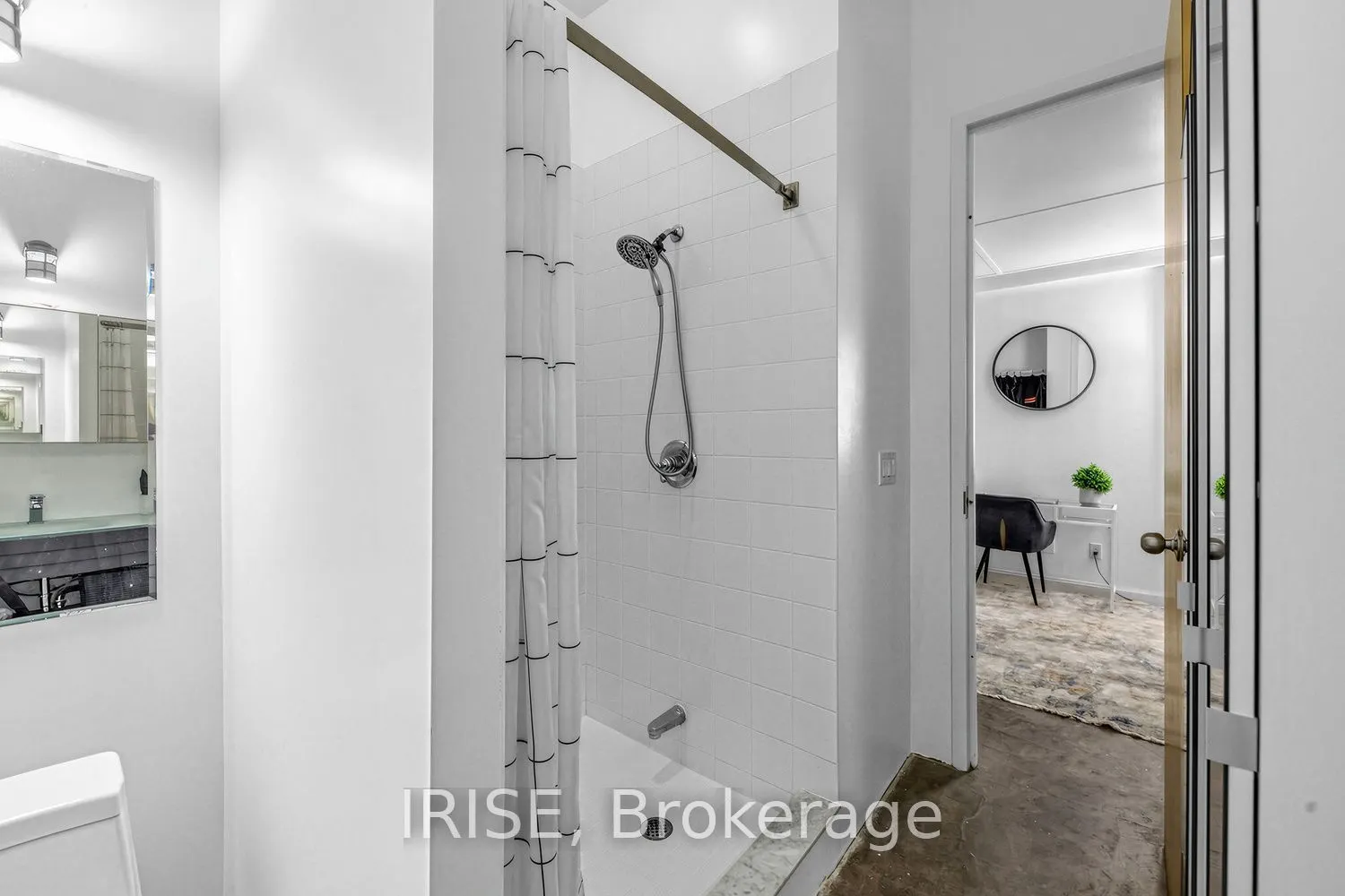 135 Dalhousie Street W #201